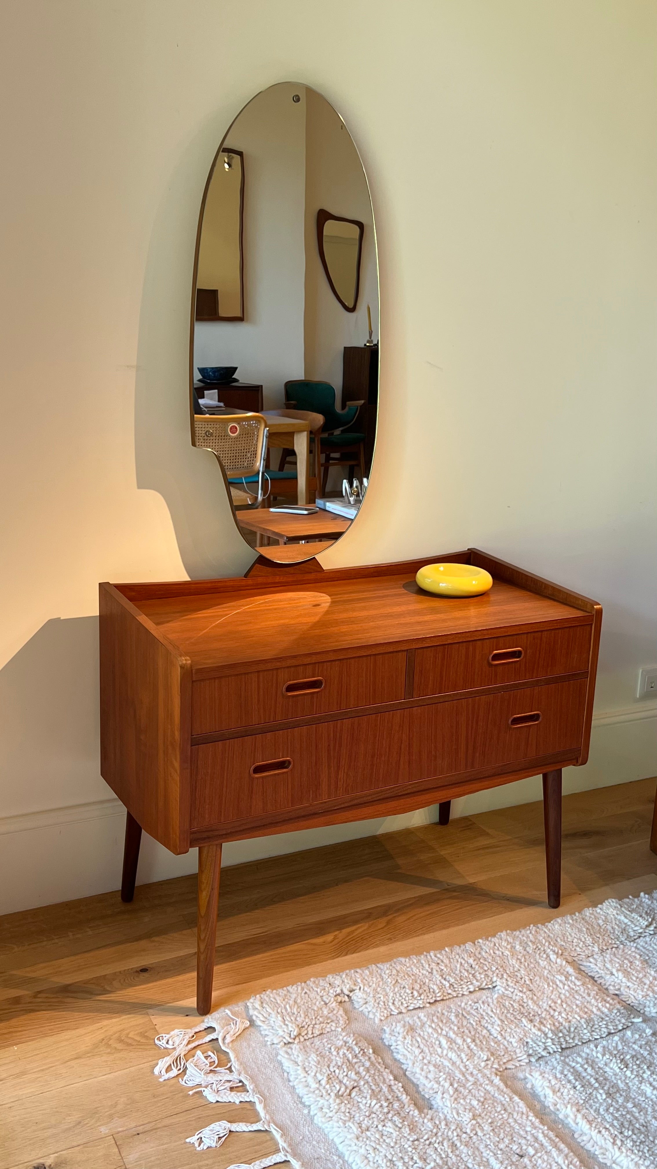 Commode coiffeuse avec grand miroir scandinave vintage "Karna"