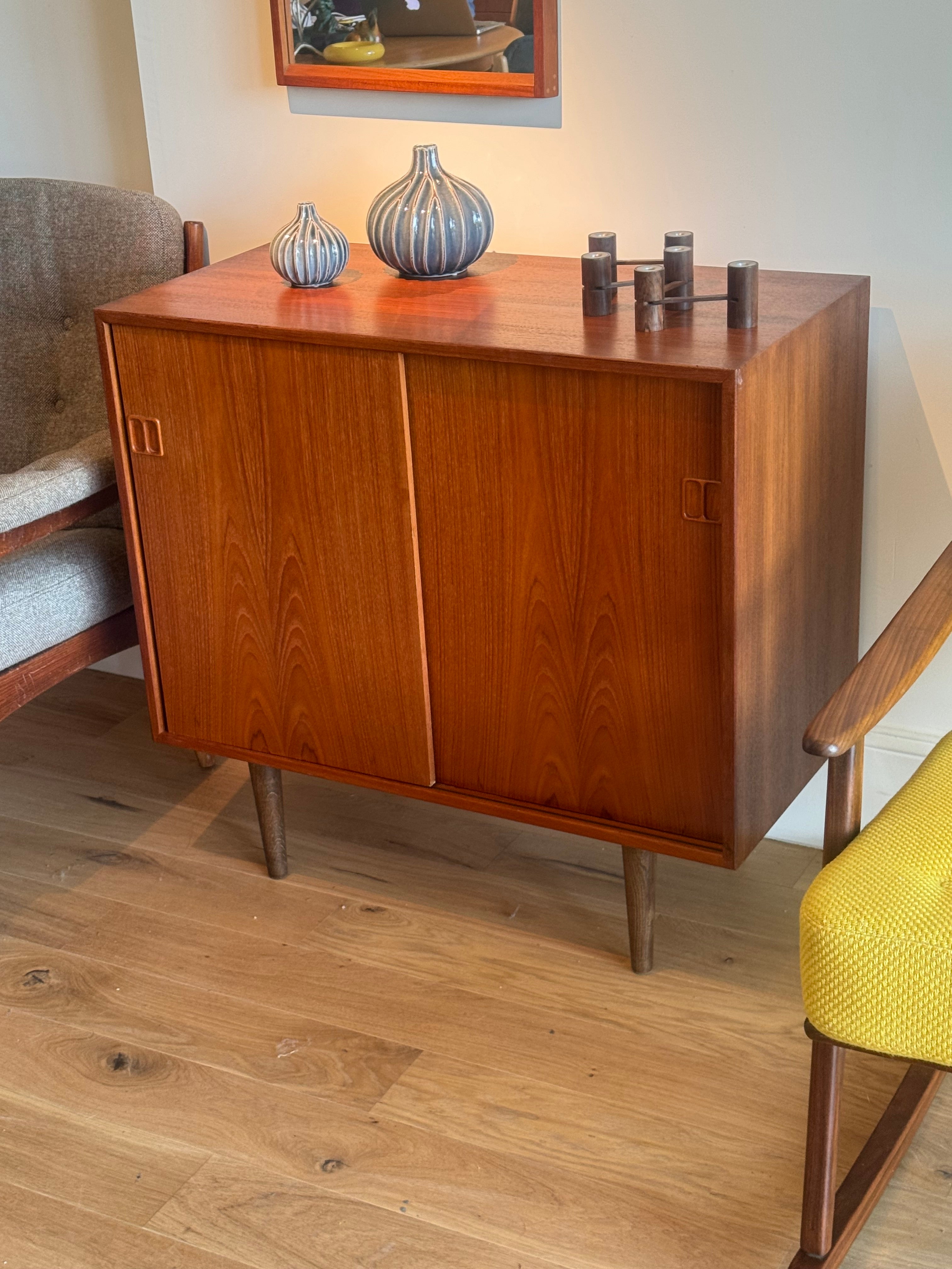 buffet scandinave vintage en teck "Britta"
