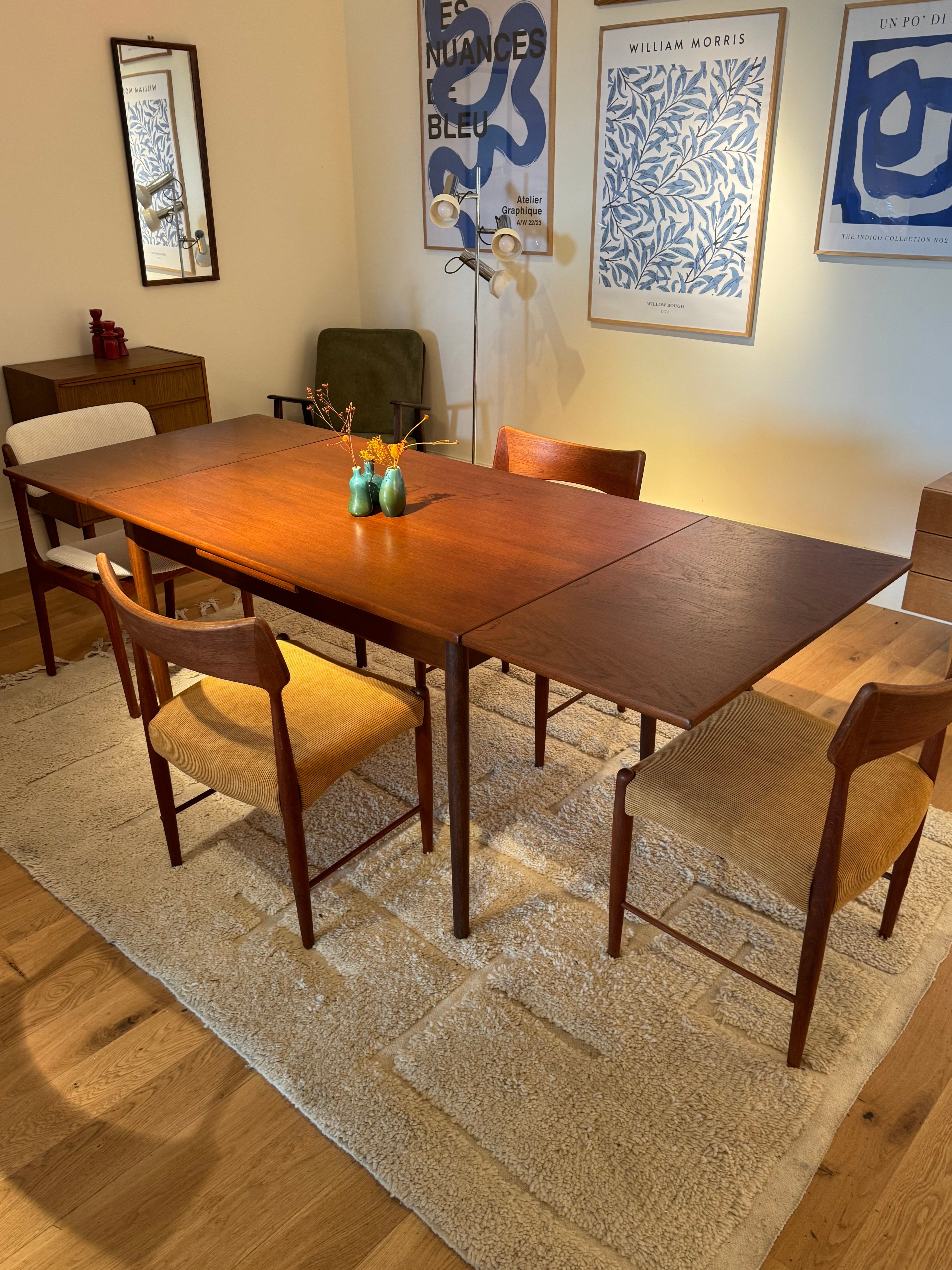 Table scandinave vintage en teck « Edwina »