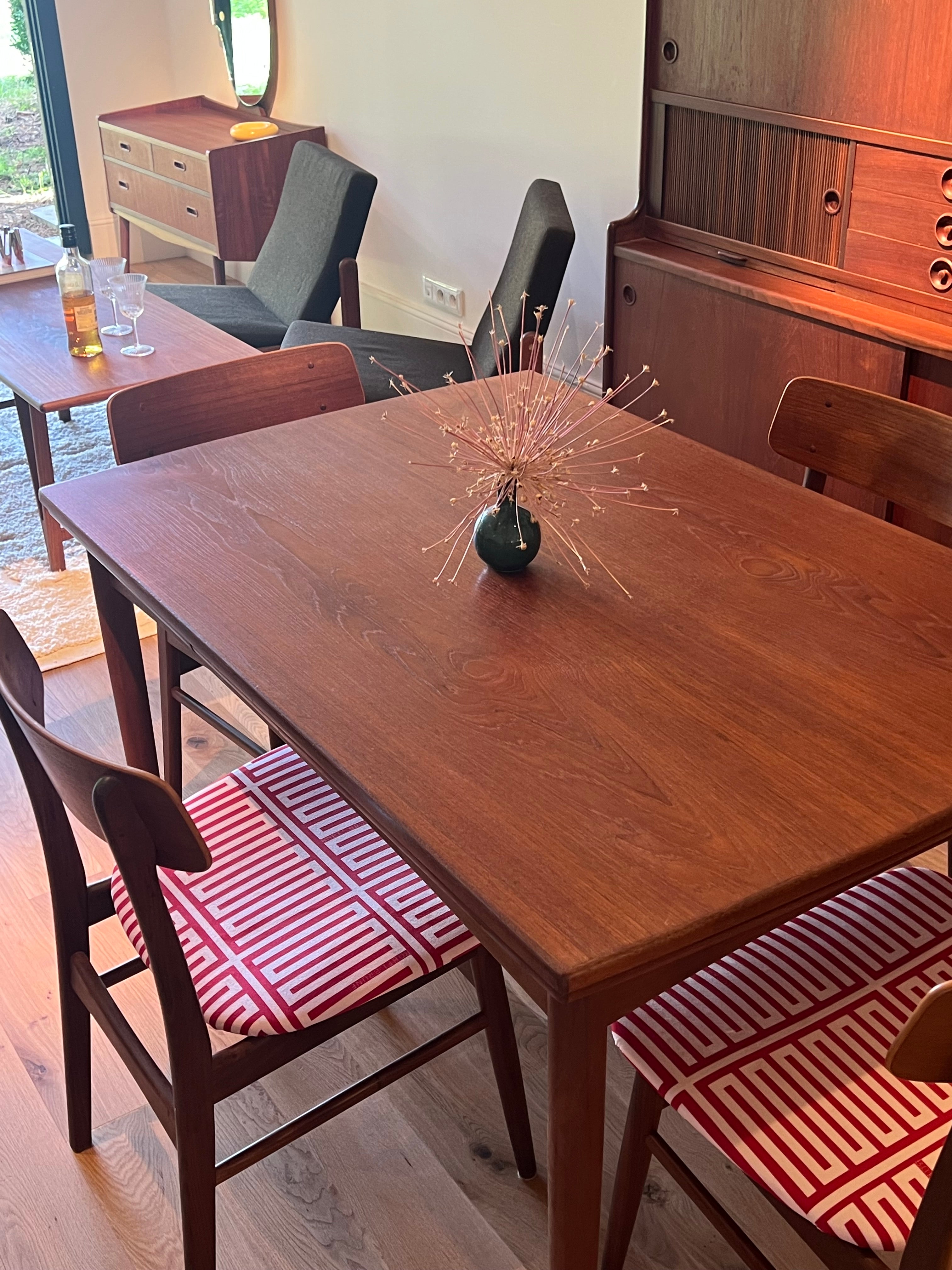 Table de salle à manger scandinave vintage en teck extensible "Finna"