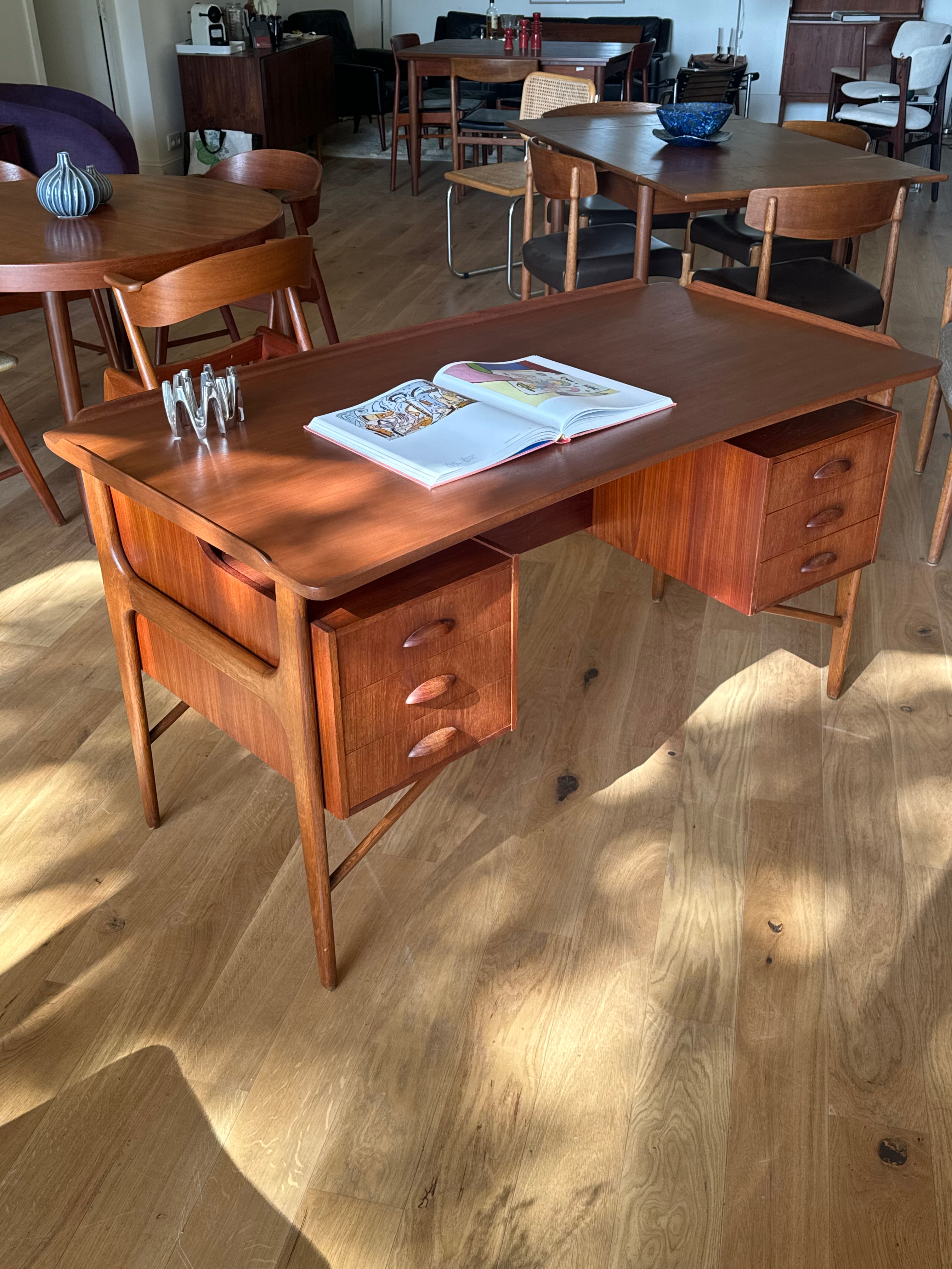 Bureau scandinave vintage en teck par Svend Age Madsen