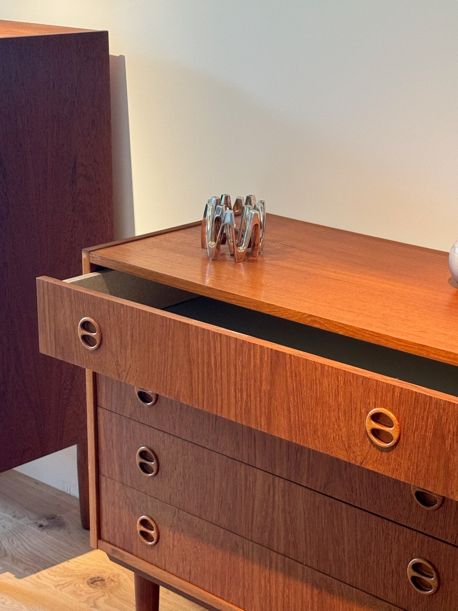 Petite commode scandinave vintage « Brisa »