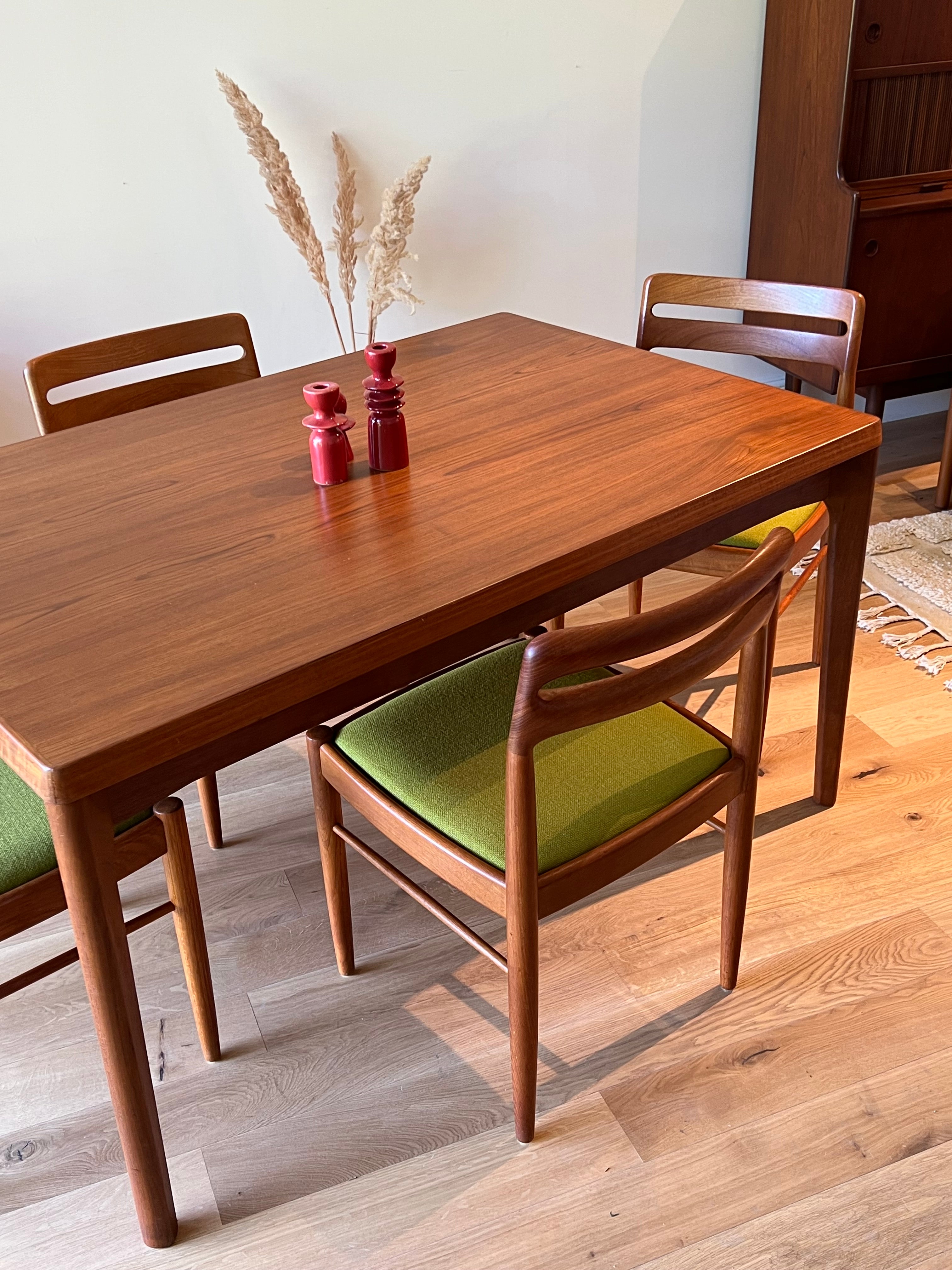 Table de salle à manger scandinave vintage en teck "Willow" de Henning Kjaernulf pour Vejle Stole