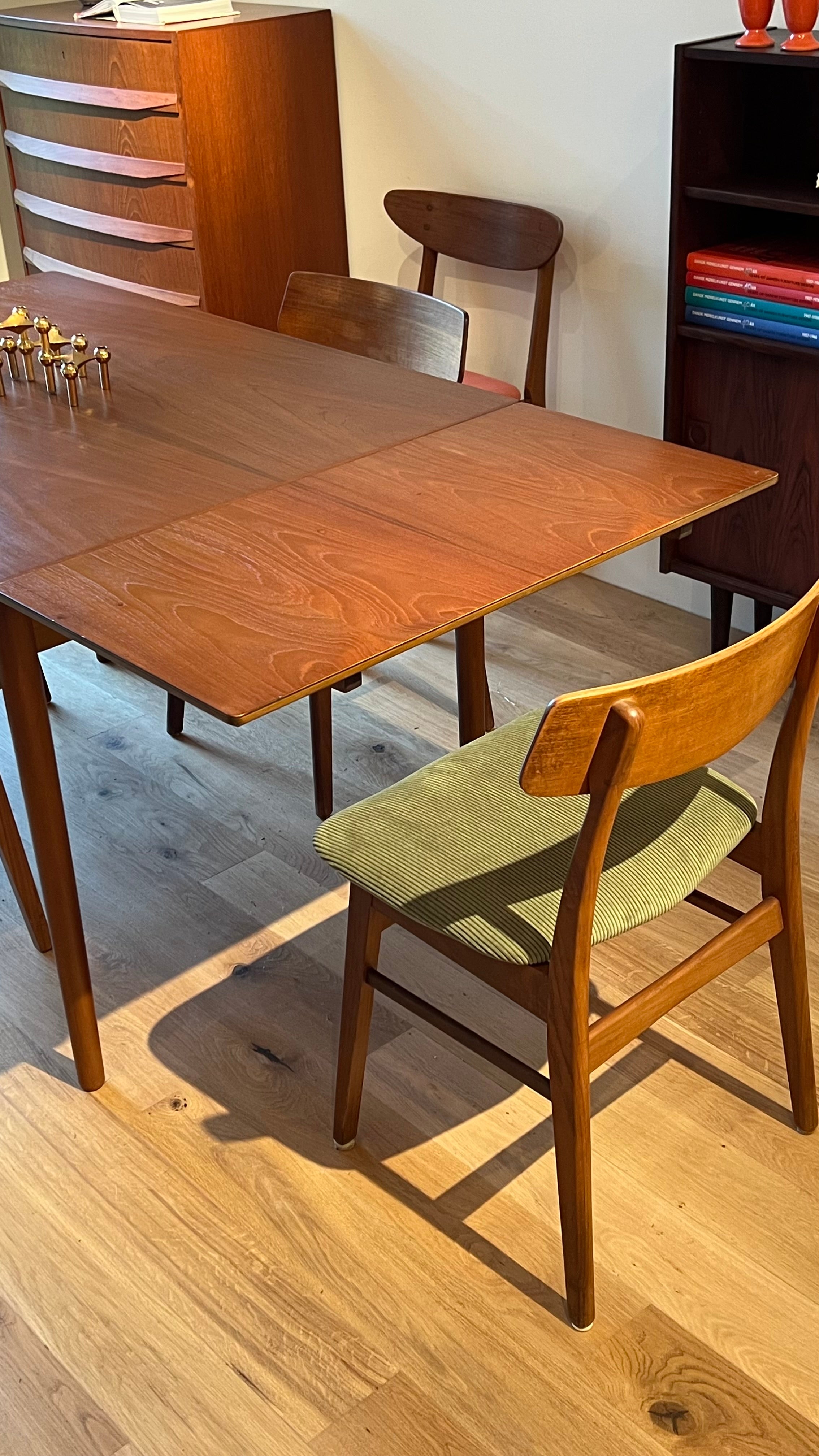 Table de salle à manger scandinave vintage extensible en teck "Lira"