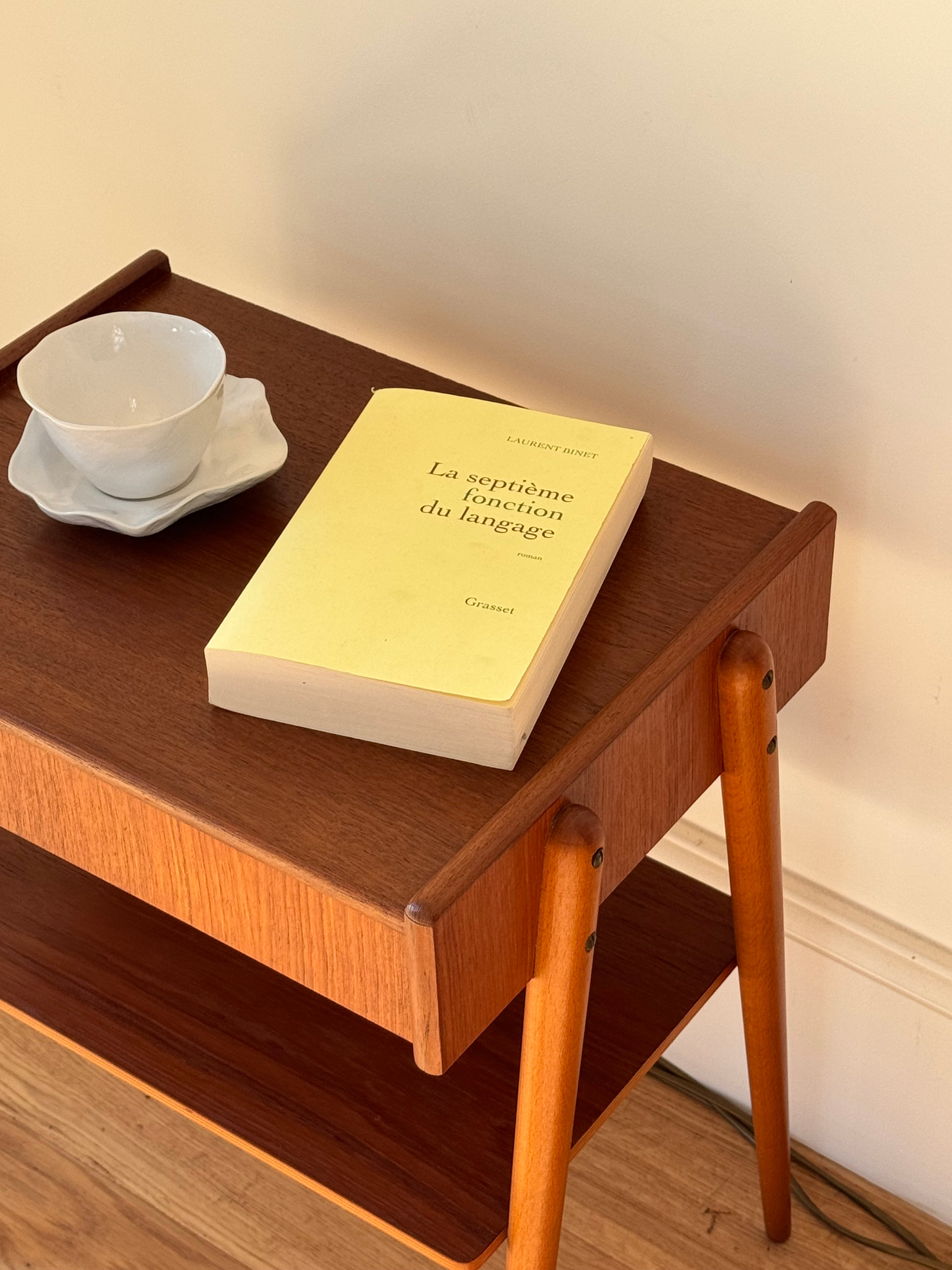 Console ou table d'appoint scandinave vintage en teck "Janne"