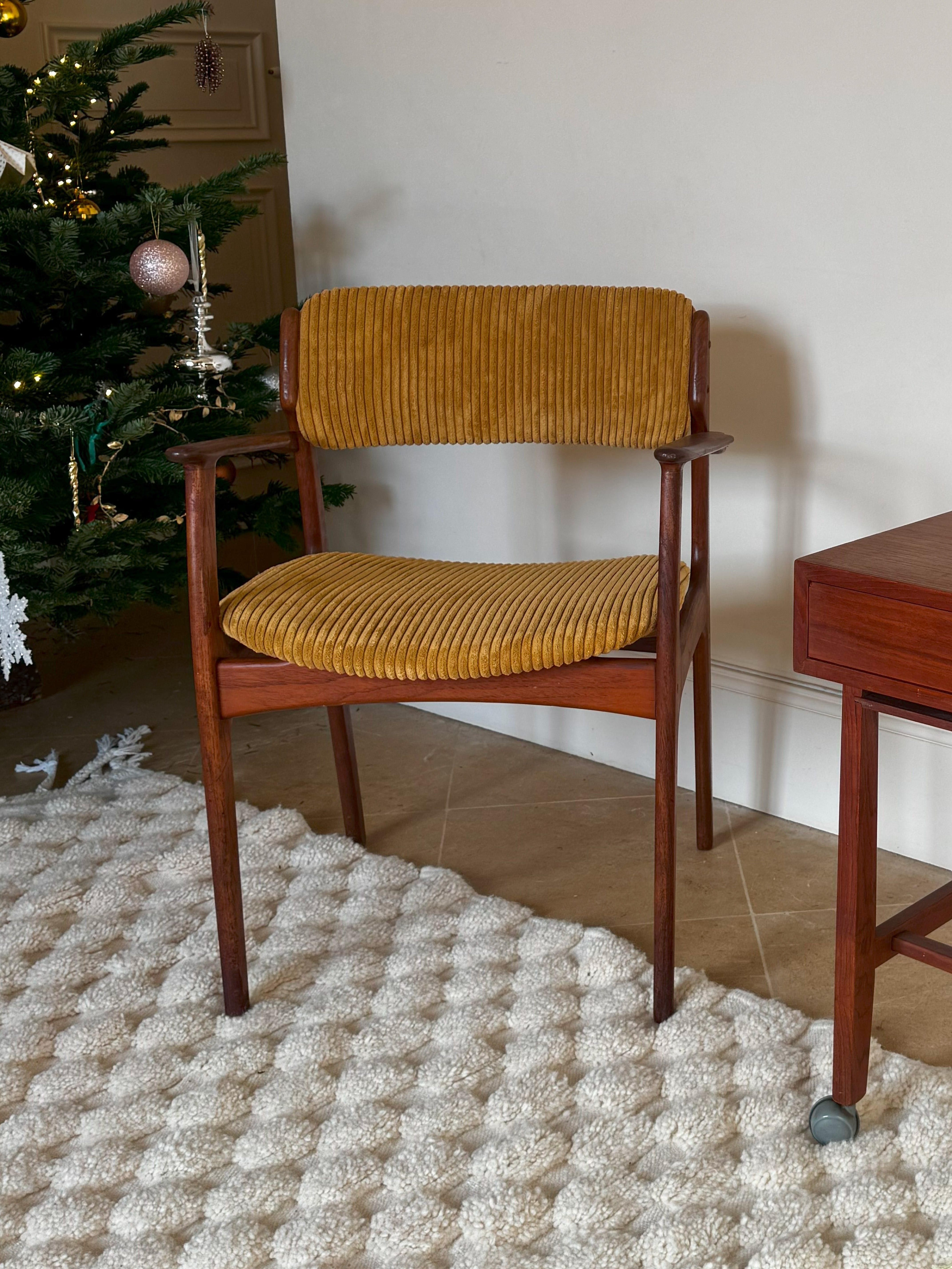 Précommande | Fauteuil scandinave vintage en teck modèle 50, personnalisable, par Erik Buch pour O.D Mobler