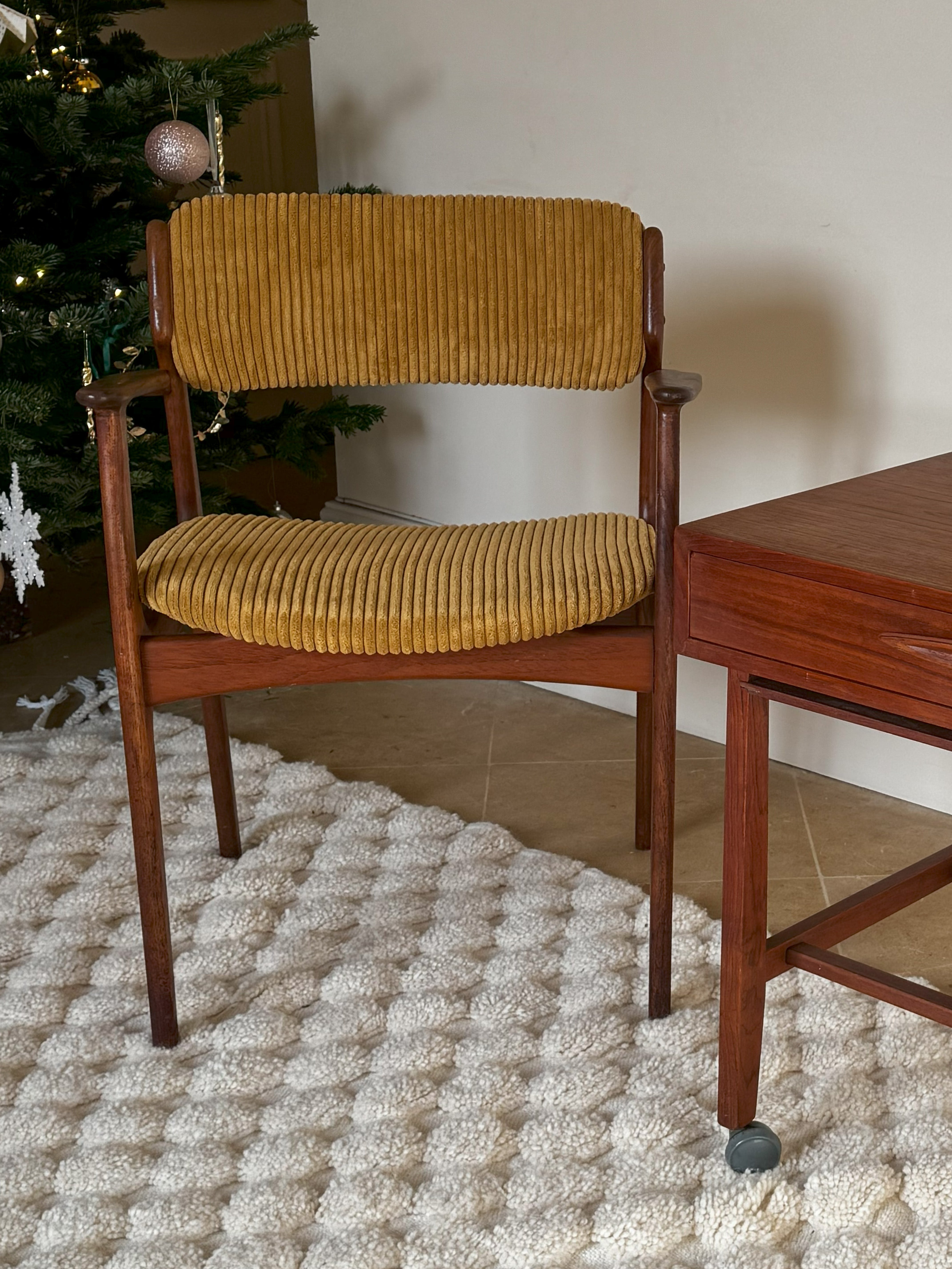 Précommande | Fauteuil scandinave vintage en teck modèle 50, personnalisable, par Erik Buch pour O.D Mobler