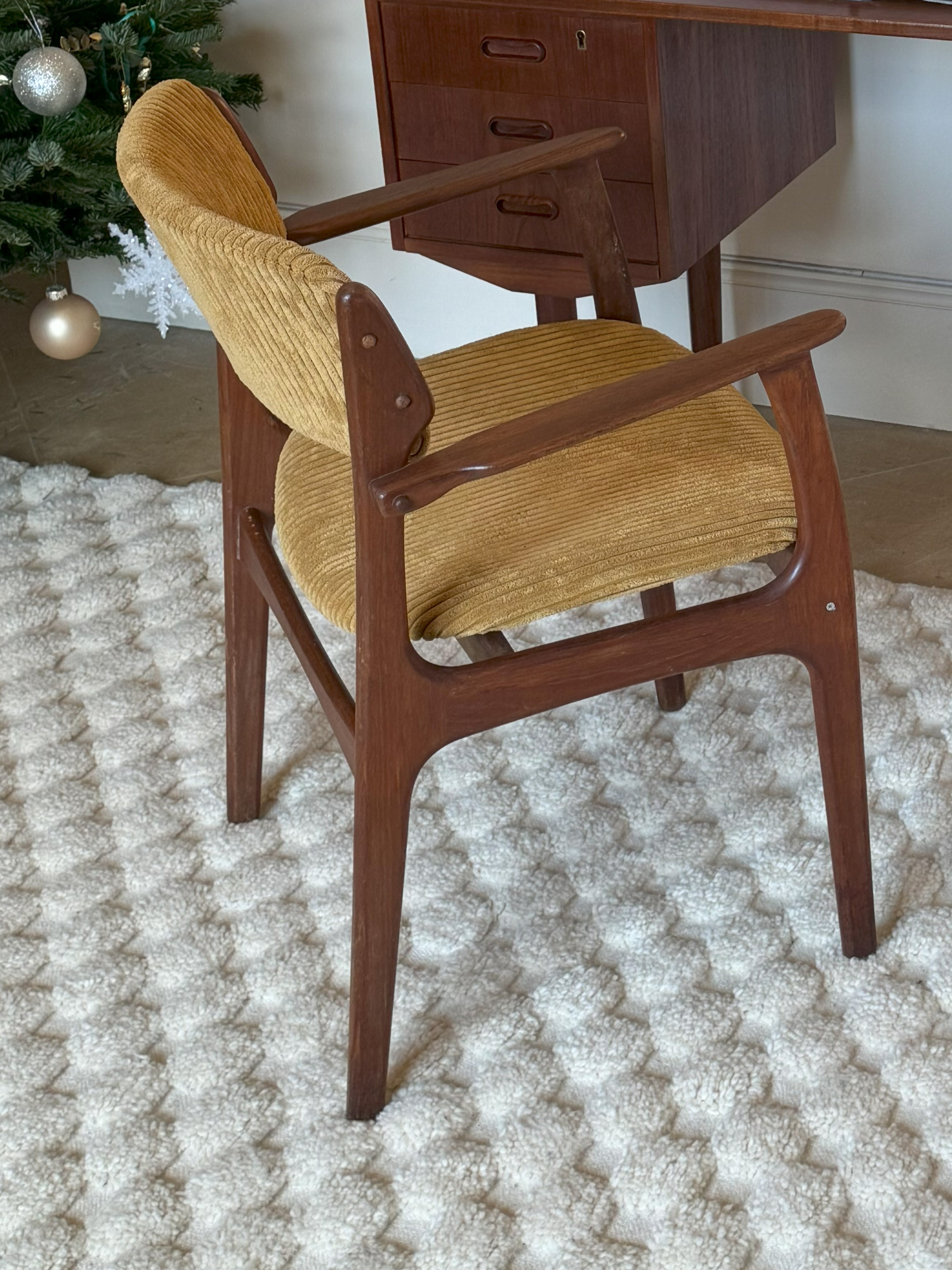 Précommande | Fauteuil scandinave vintage en teck modèle 50, personnalisable, par Erik Buch pour O.D Mobler