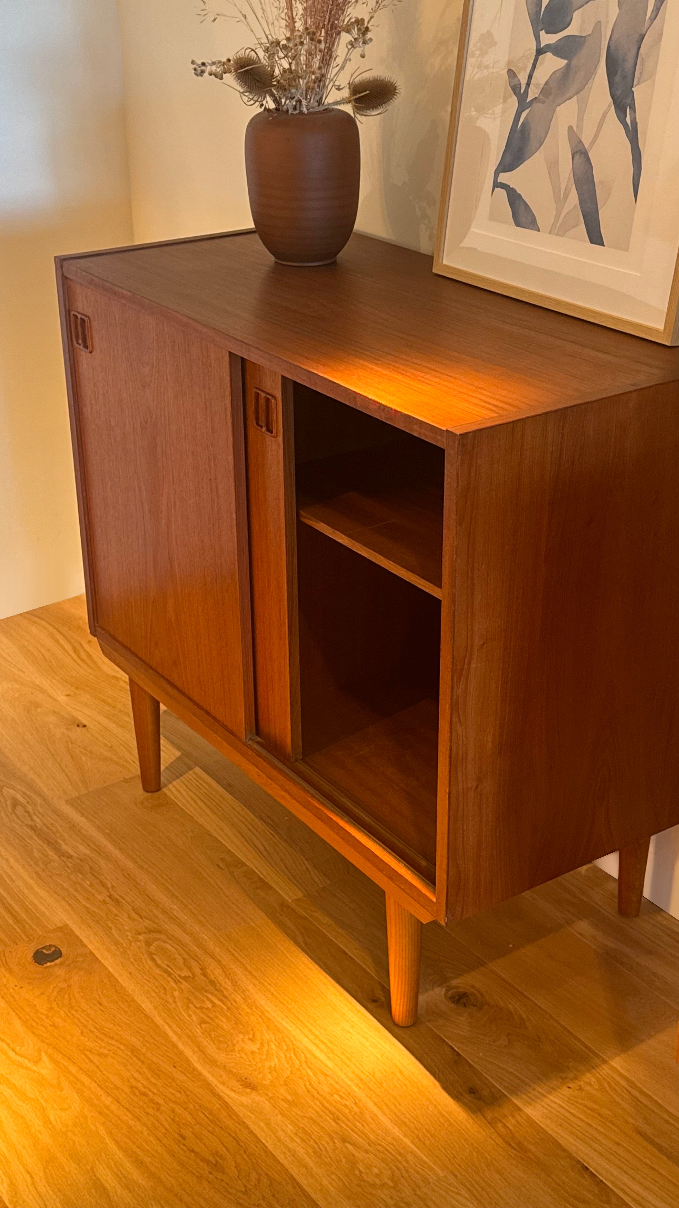 Commode petit buffet scandinave vintage en teck "Elias"