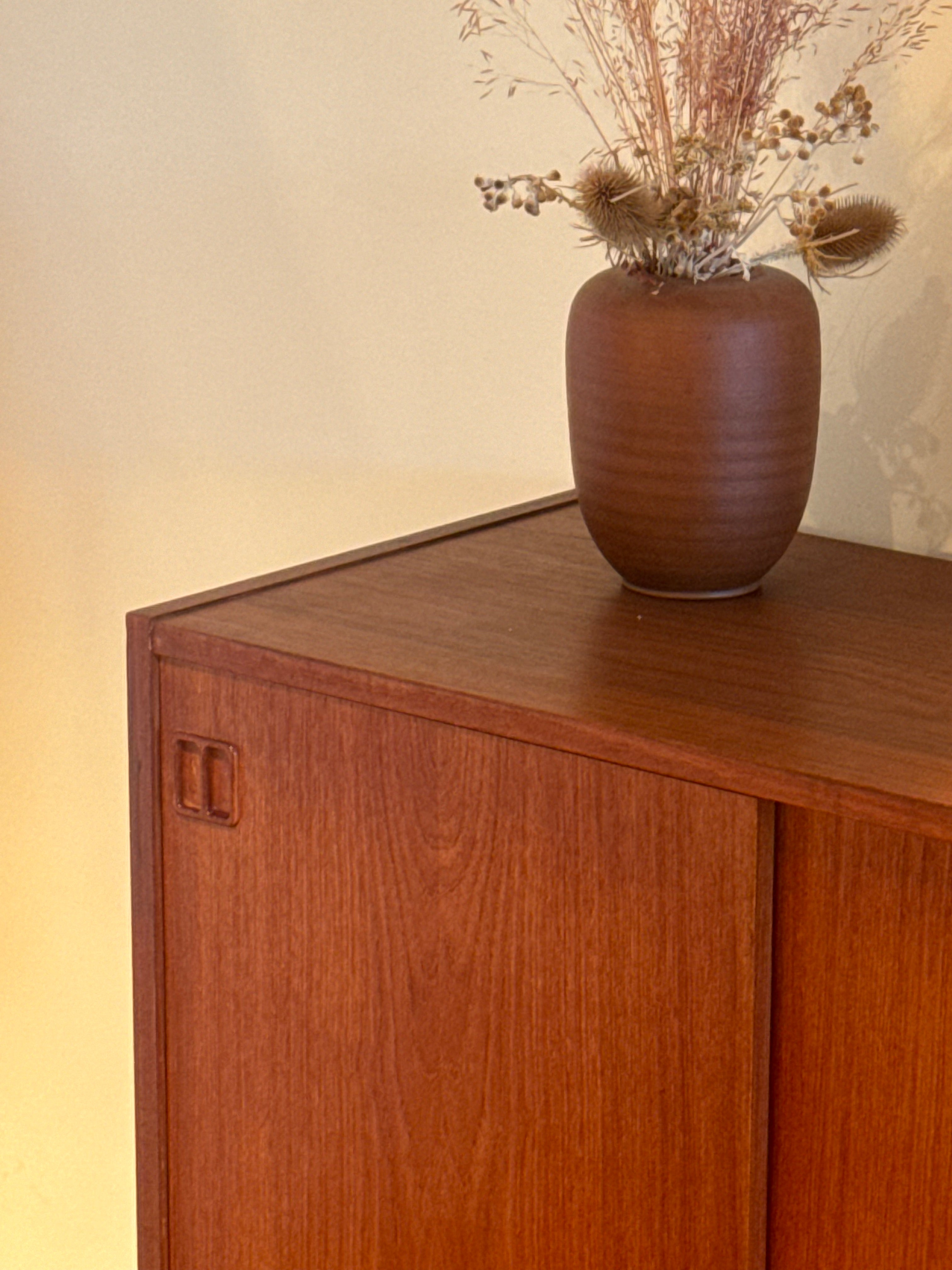 Commode petit buffet scandinave vintage en teck "Elias"