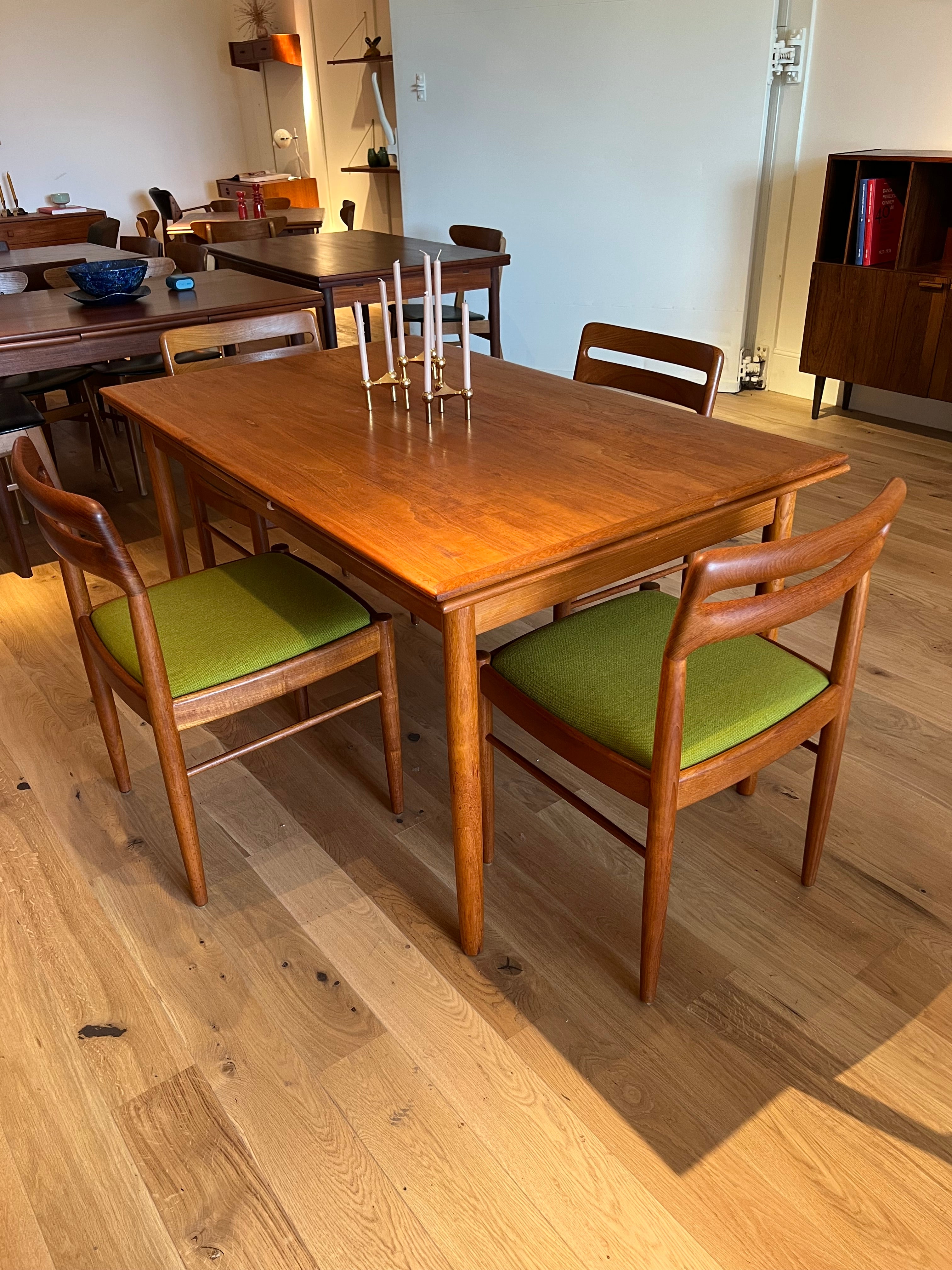 Suite de 4 chaises scandinaves « Siv » par HW Klein pour Bramin