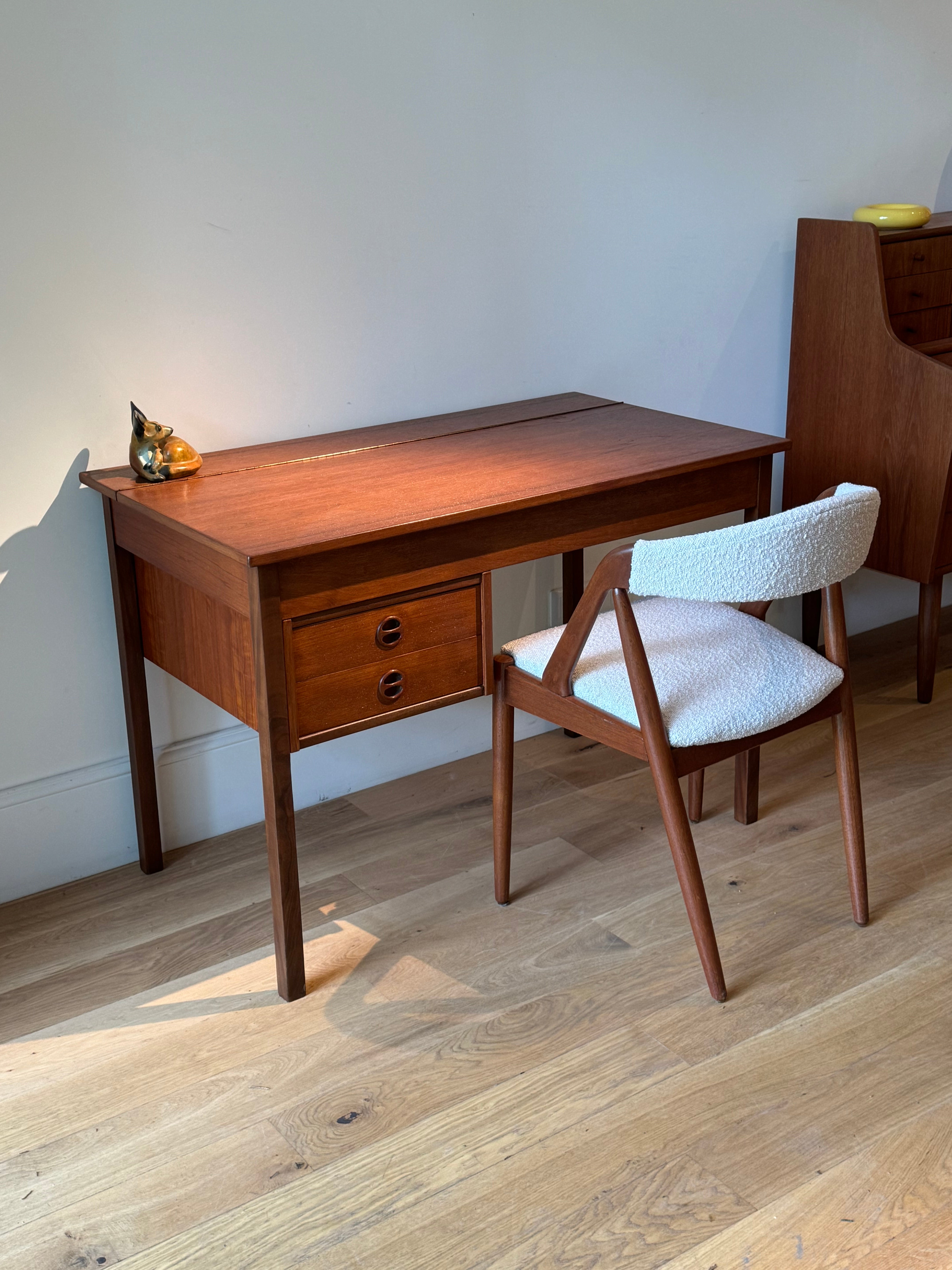 Bureau / coiffeuse scandinave vintage en teck « Arnold »