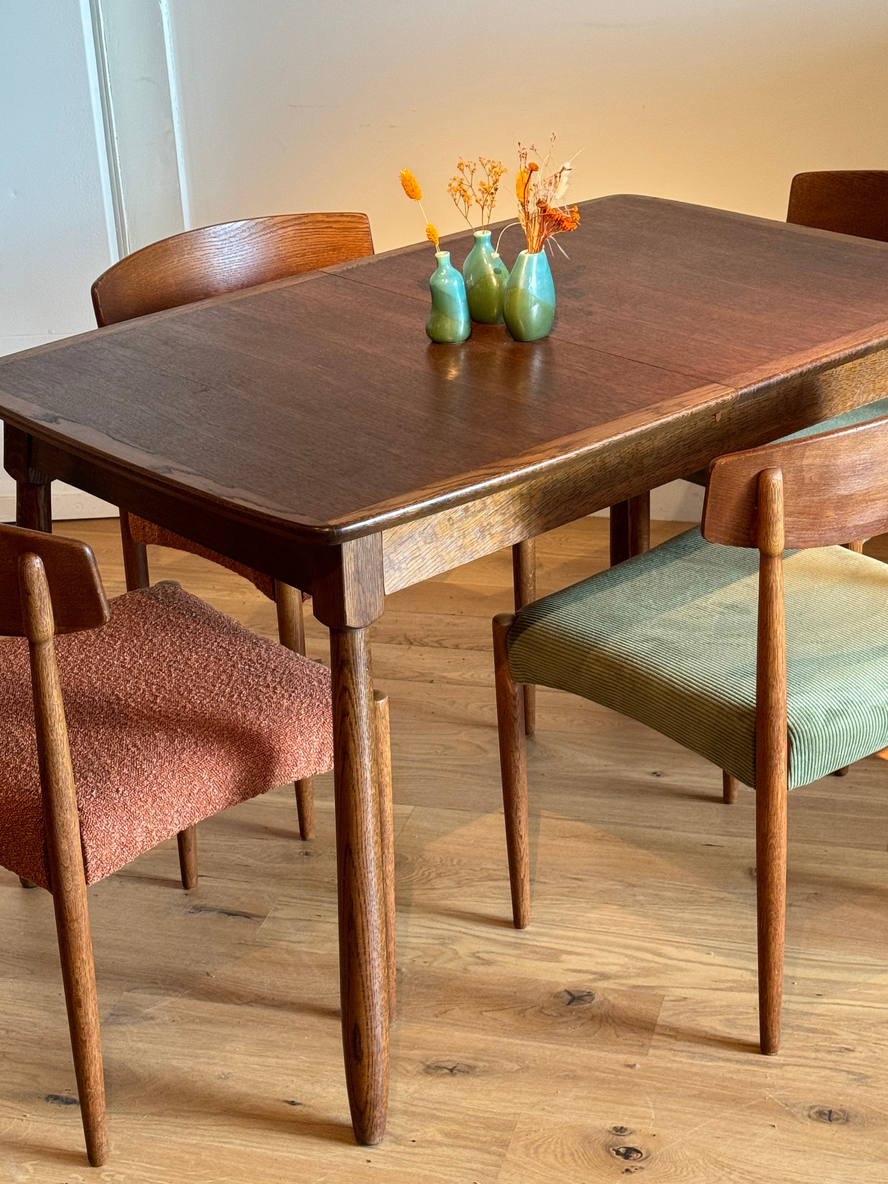 Table scandinave vintage en chêne « Mette »