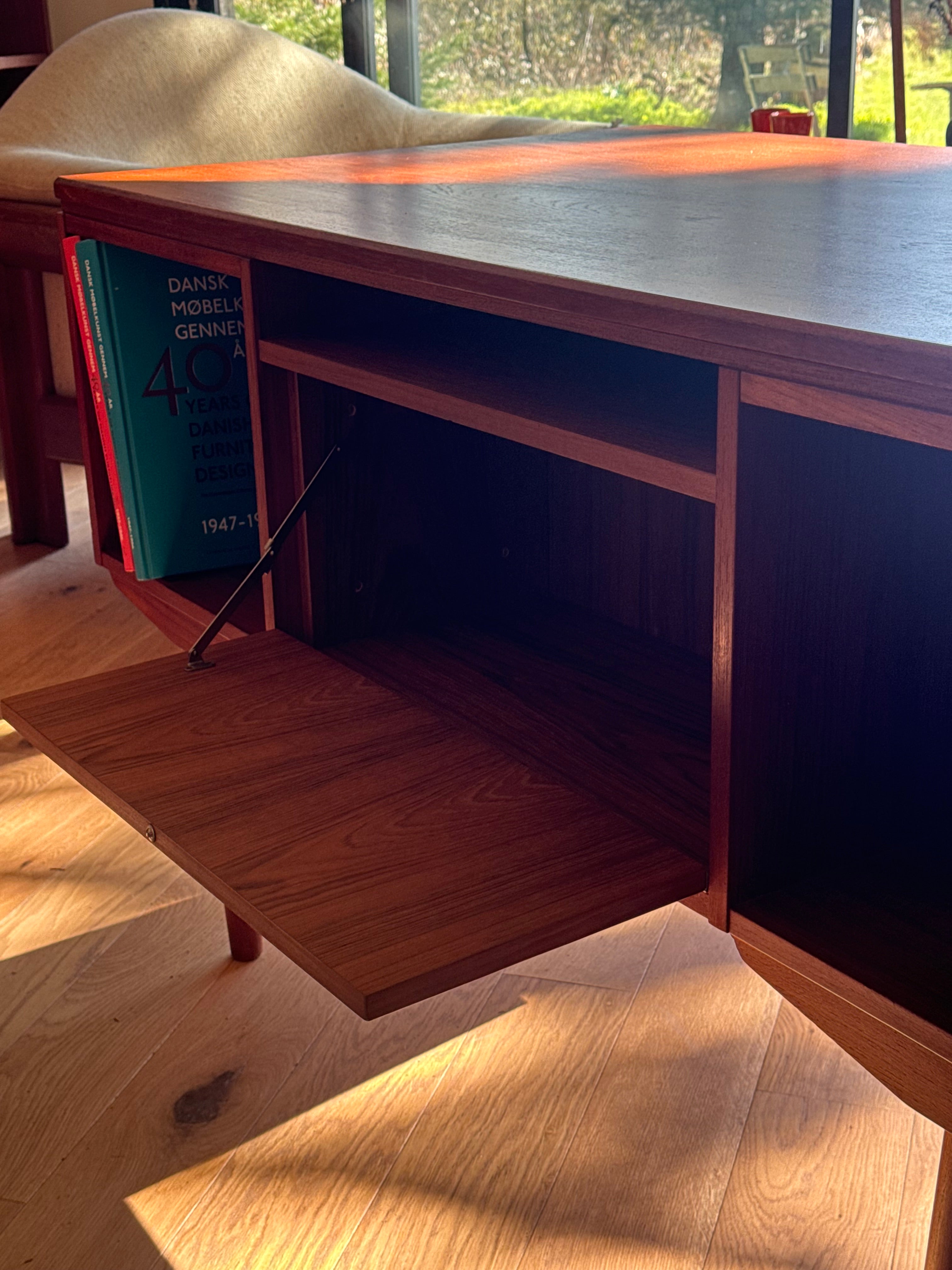 Bureau scandinave vintage double face en teck "Arnold"