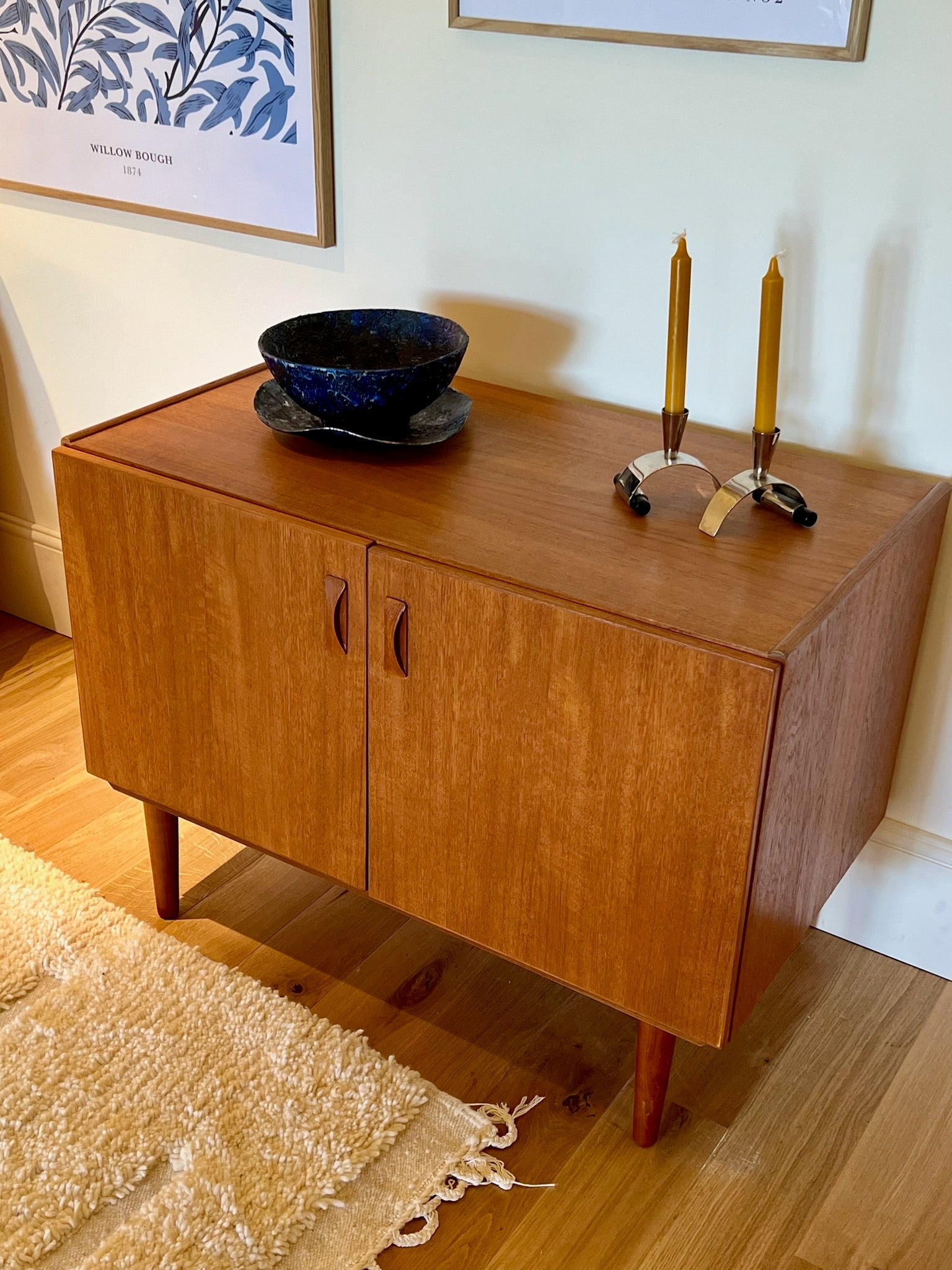 Petite enfilade scandinave vintage en teck "Flora"