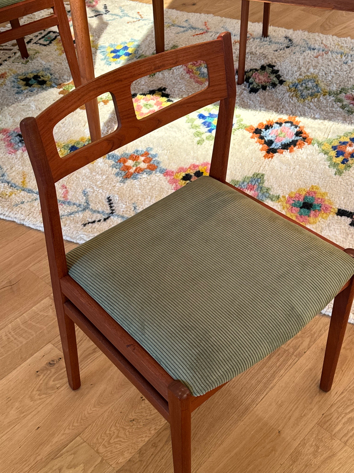 Chaises scandinaves vintage « Sigrid » en teck (4 ou 6 disponibles)