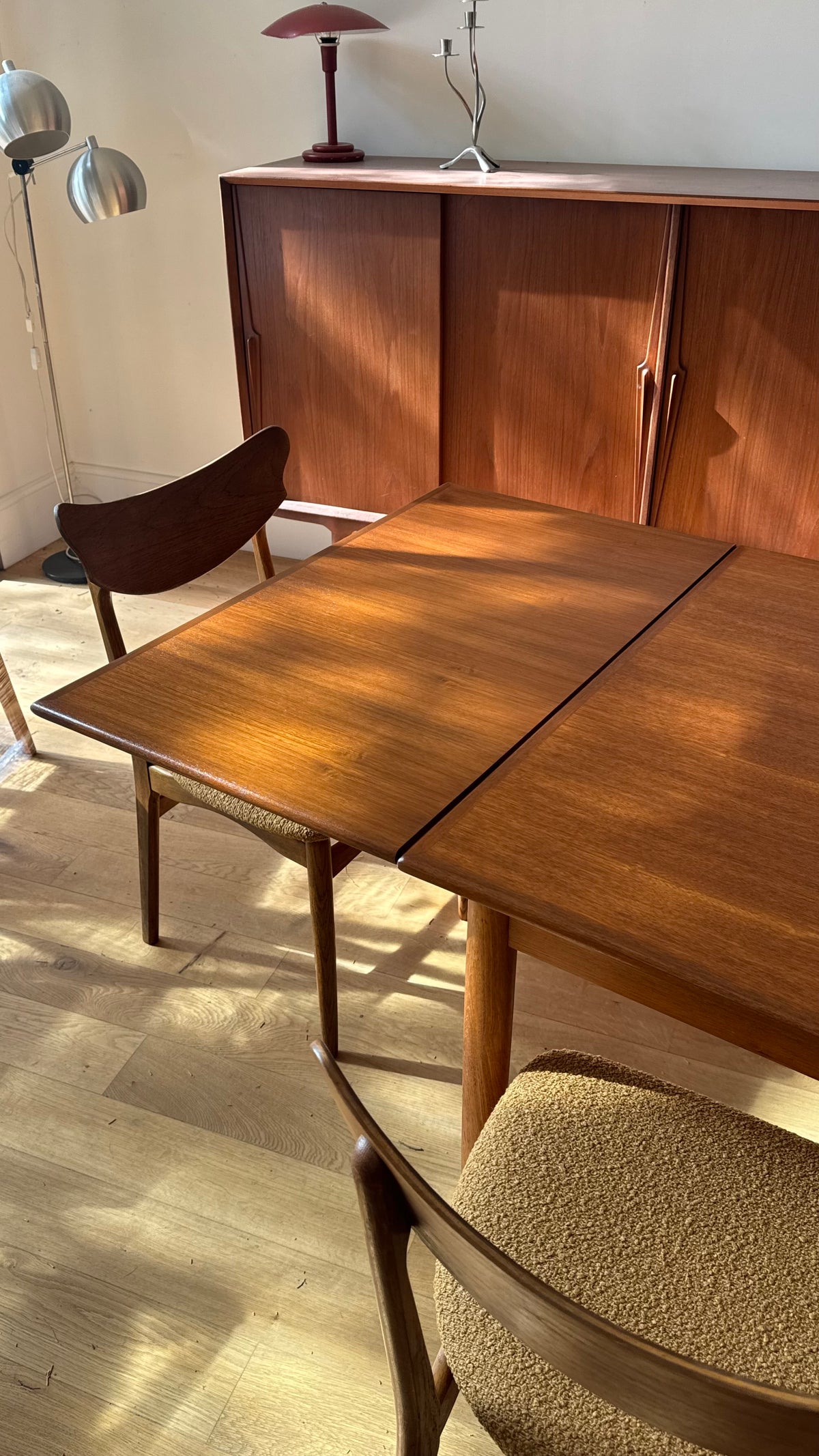 Table scandinave vintage extensible« Ilde » en teck