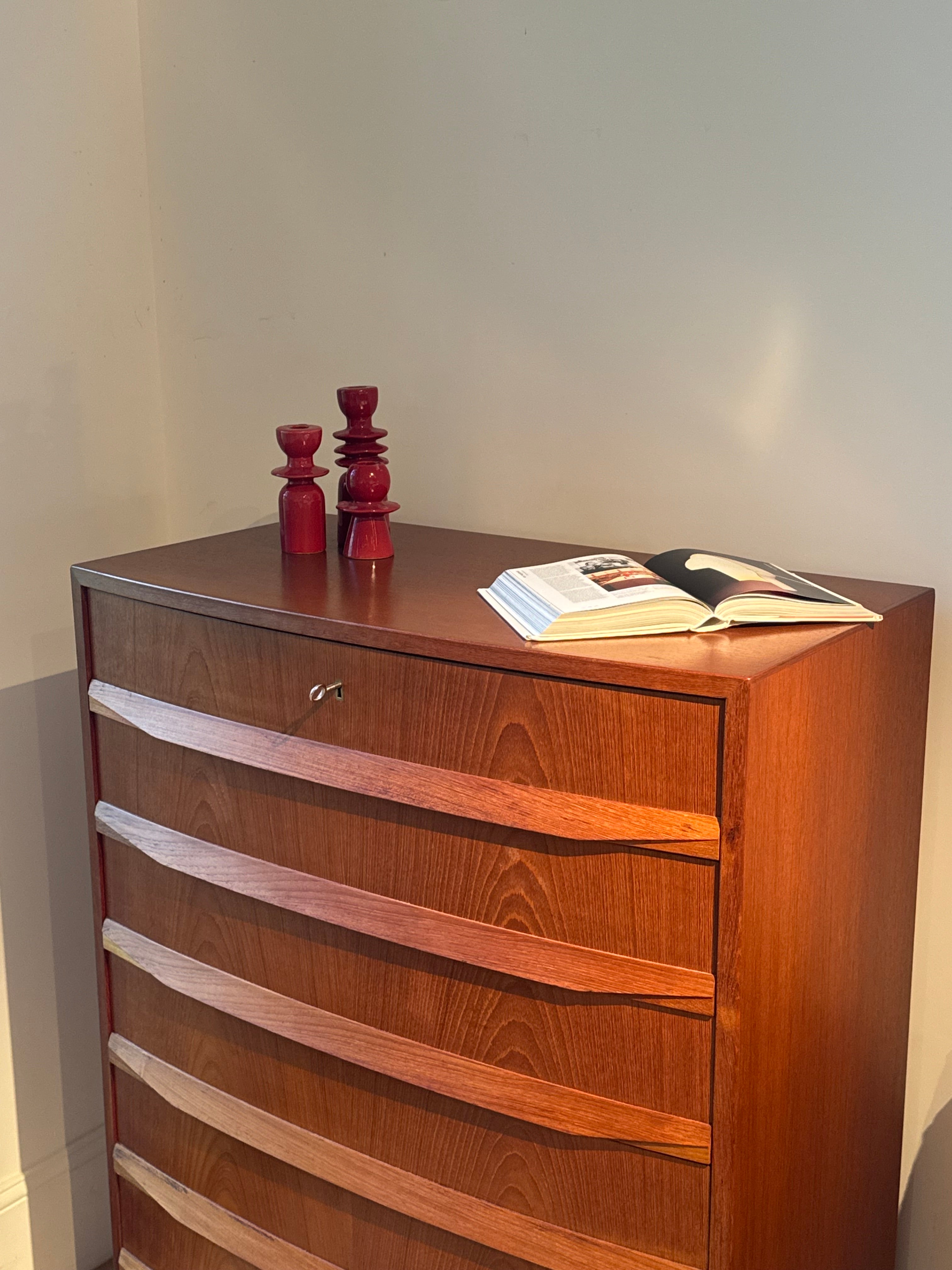 Commode scandinave vintage « Lilta »