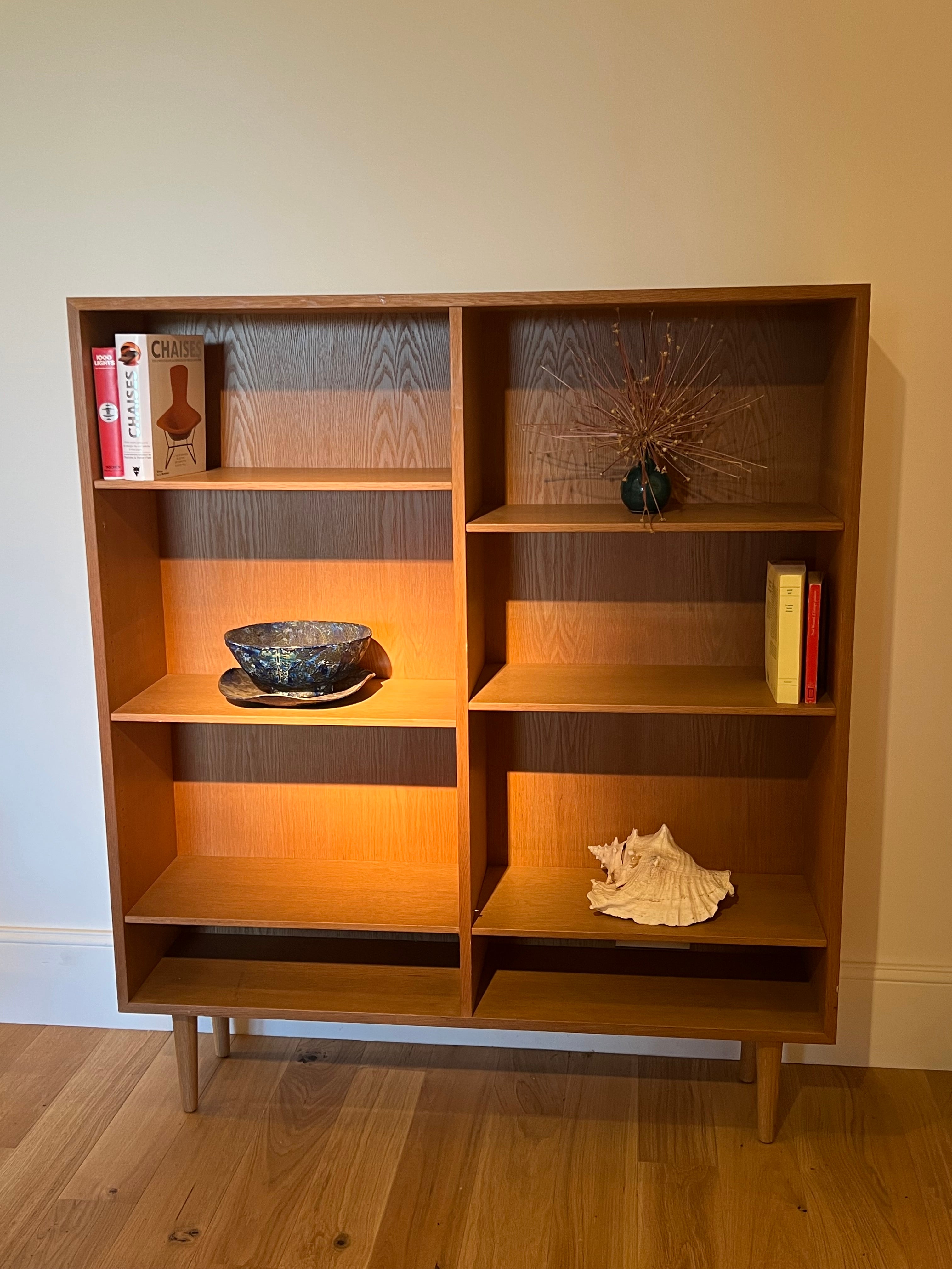 Bibliothèque scandinave vintage en chêne "Tiria"