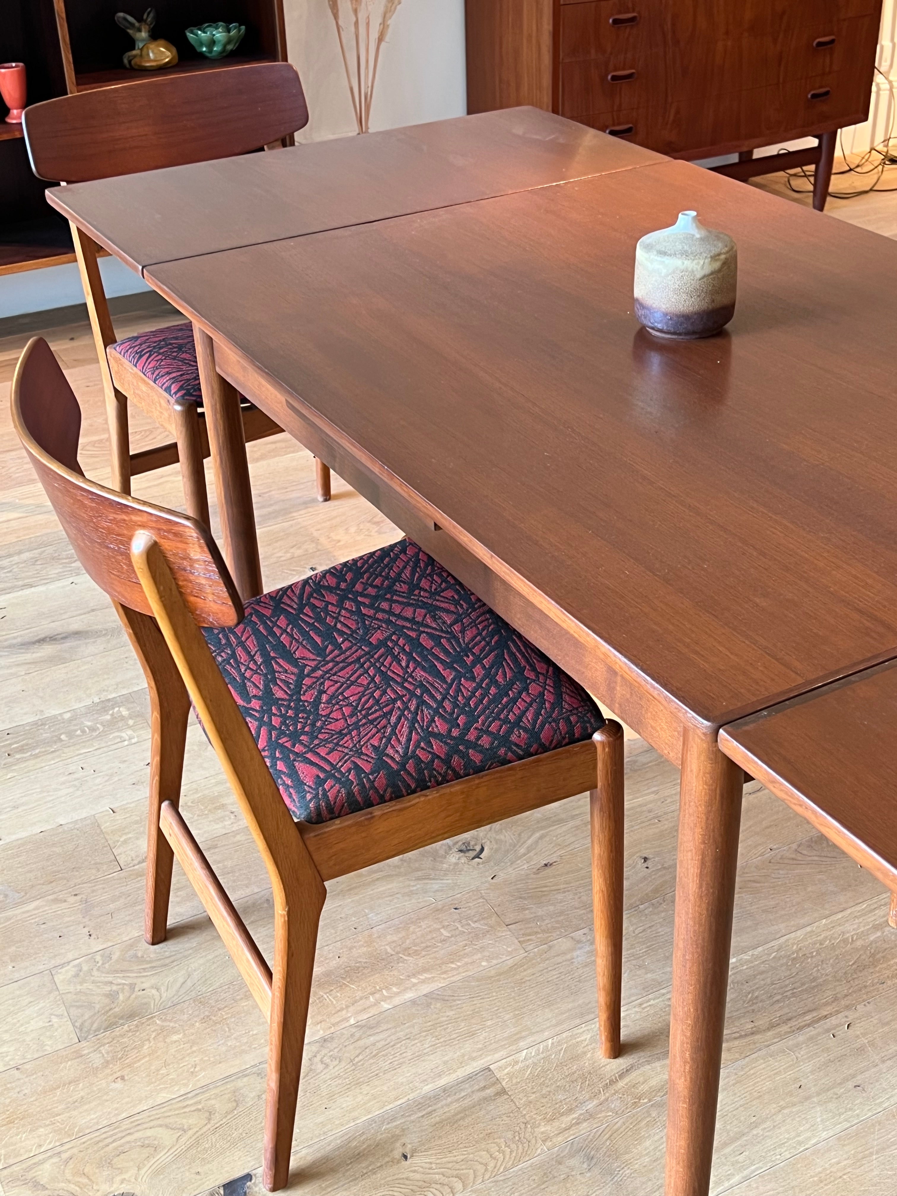 Table de salle à manger scandinave vintage "Liv"