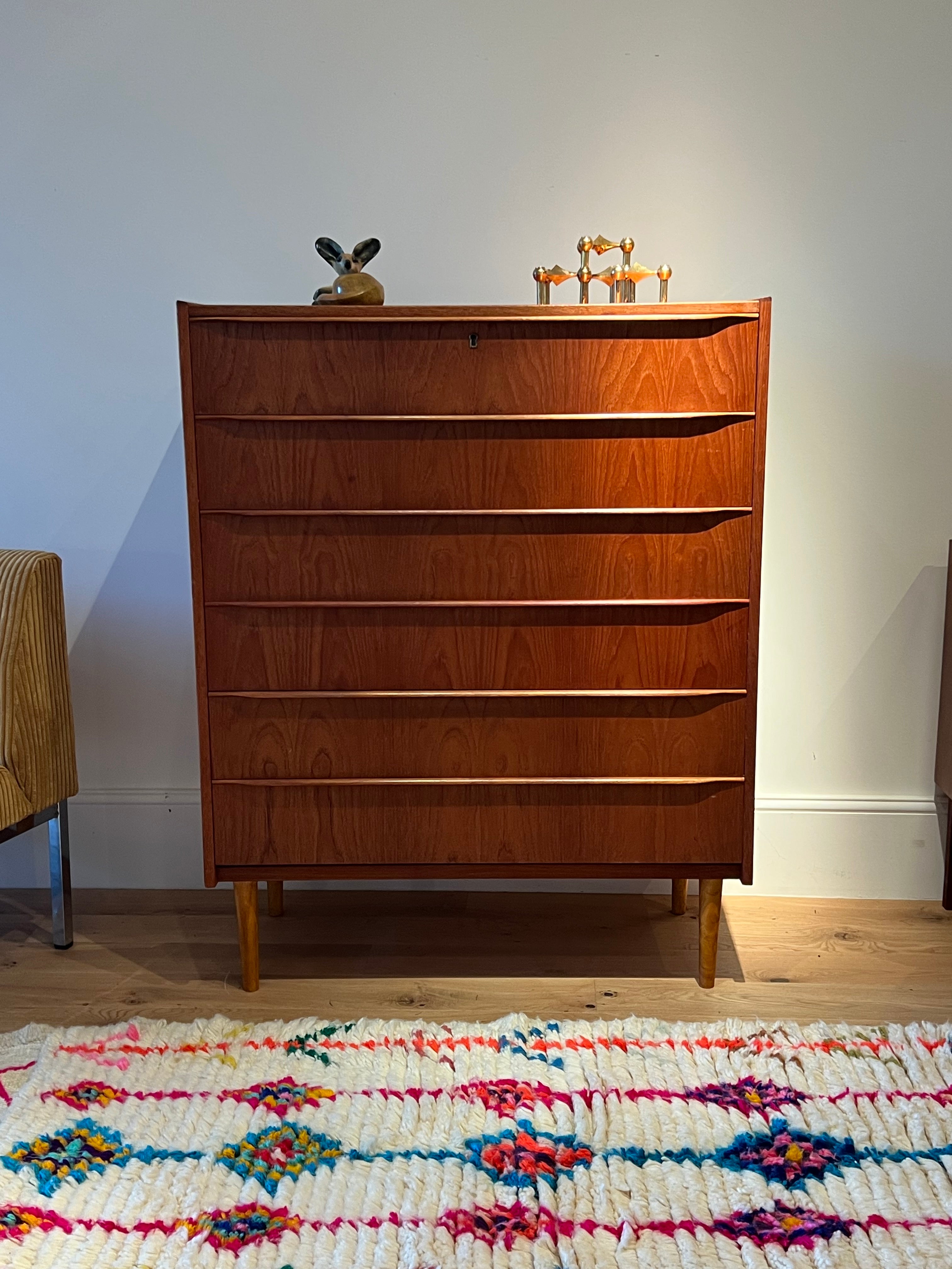 Commode scandinave vintage « Lilta »