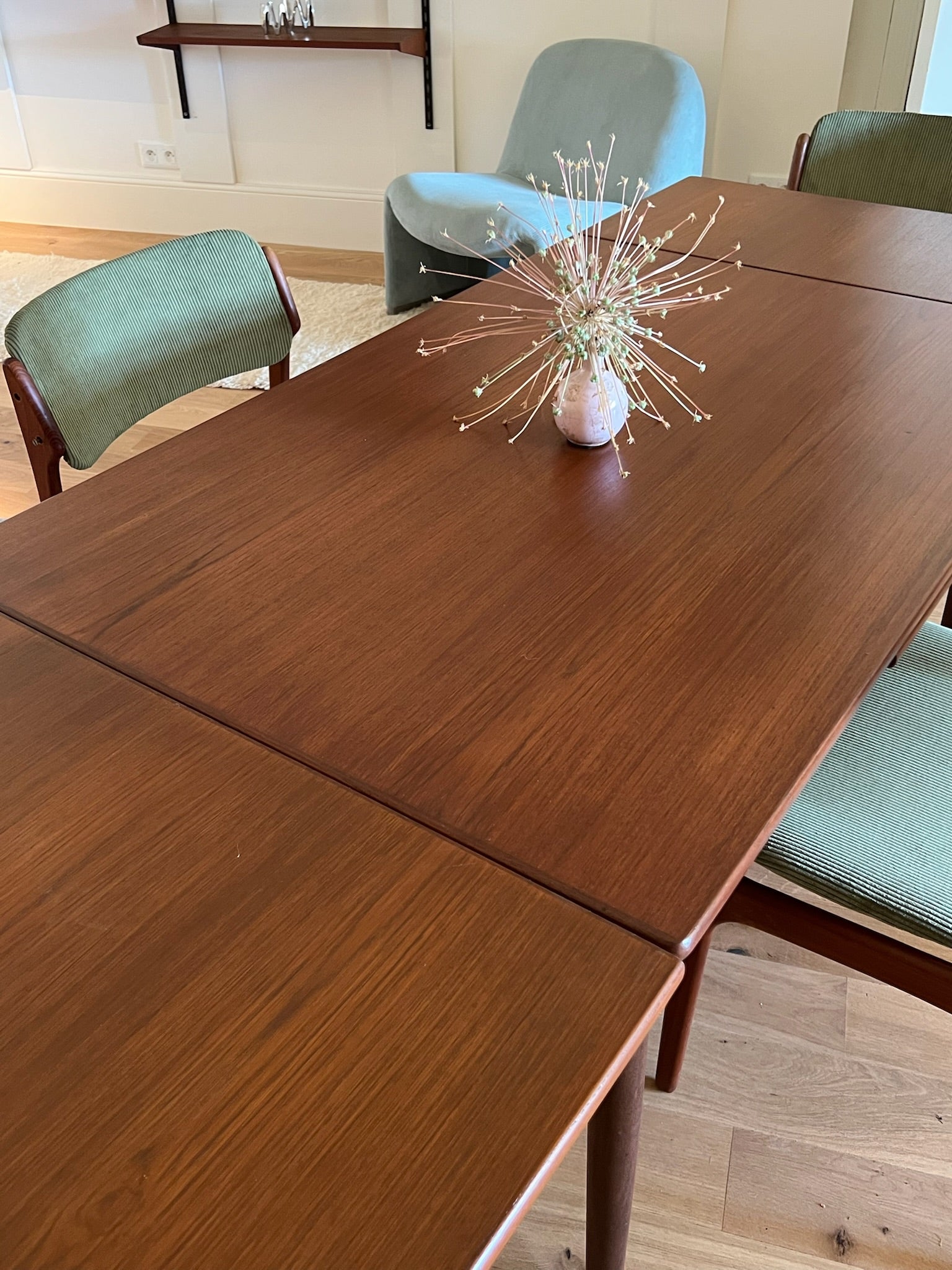 Table scandinave vintage en teck « Lara »