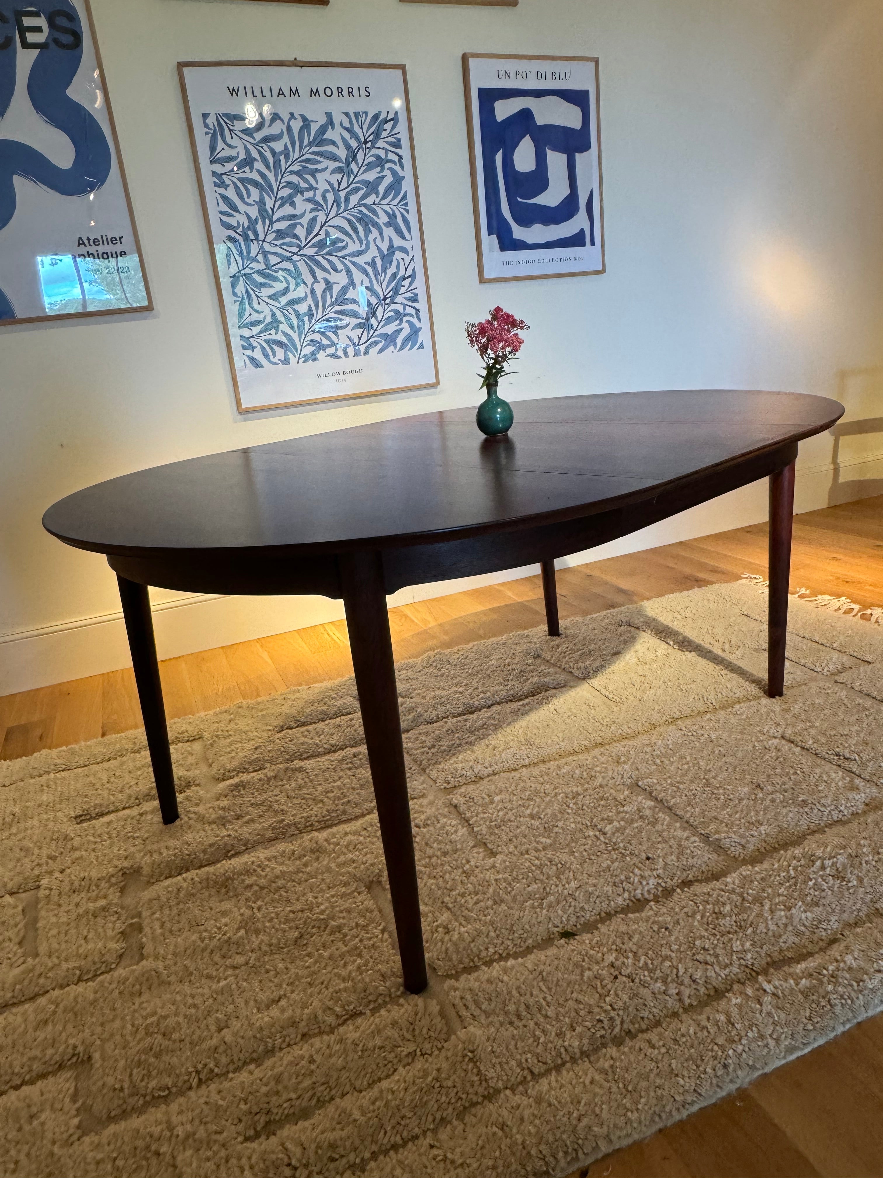 Table ronde extensible scandinave vintage en palissandre "Ingrid"
