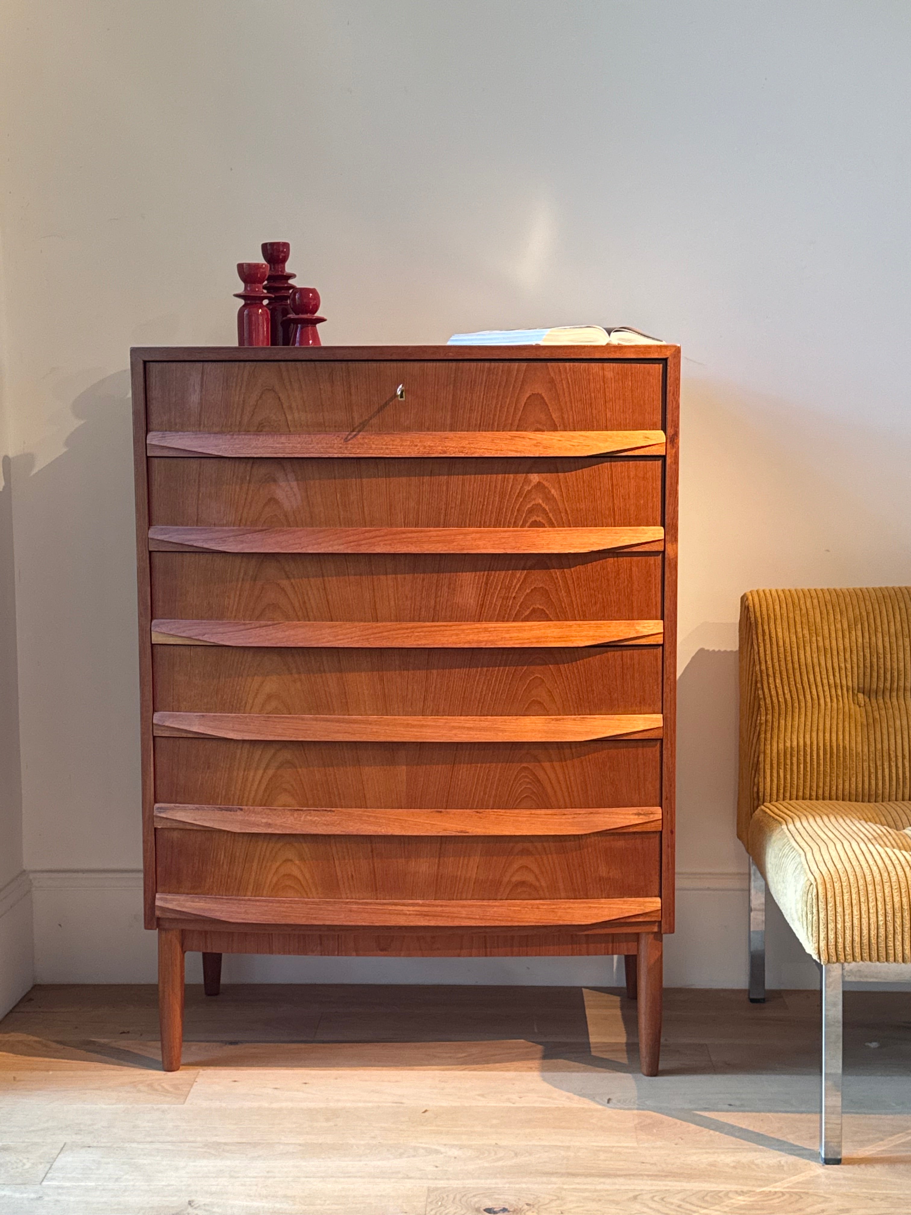 Commode scandinave vintage « Lilta »