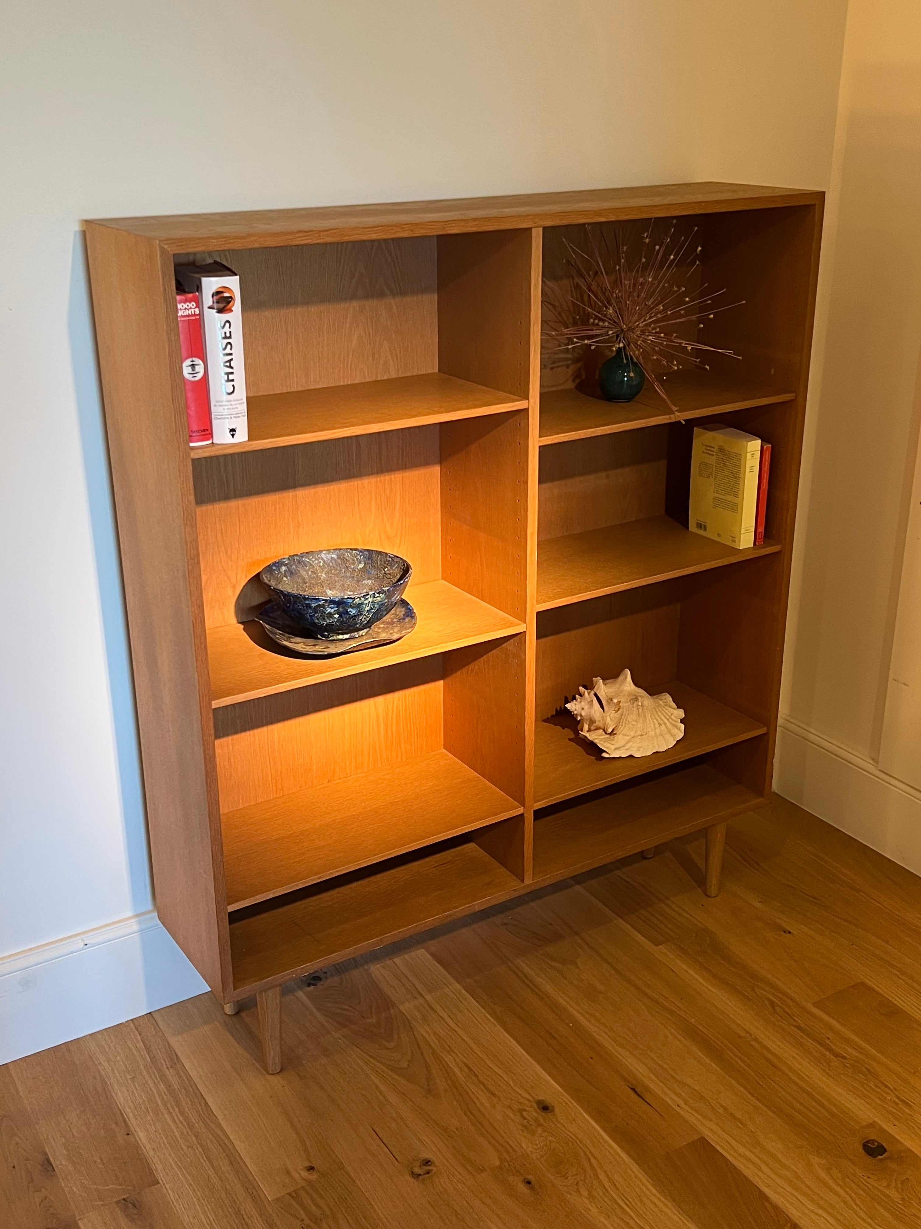 Bibliothèque scandinave vintage en chêne "Tiria"