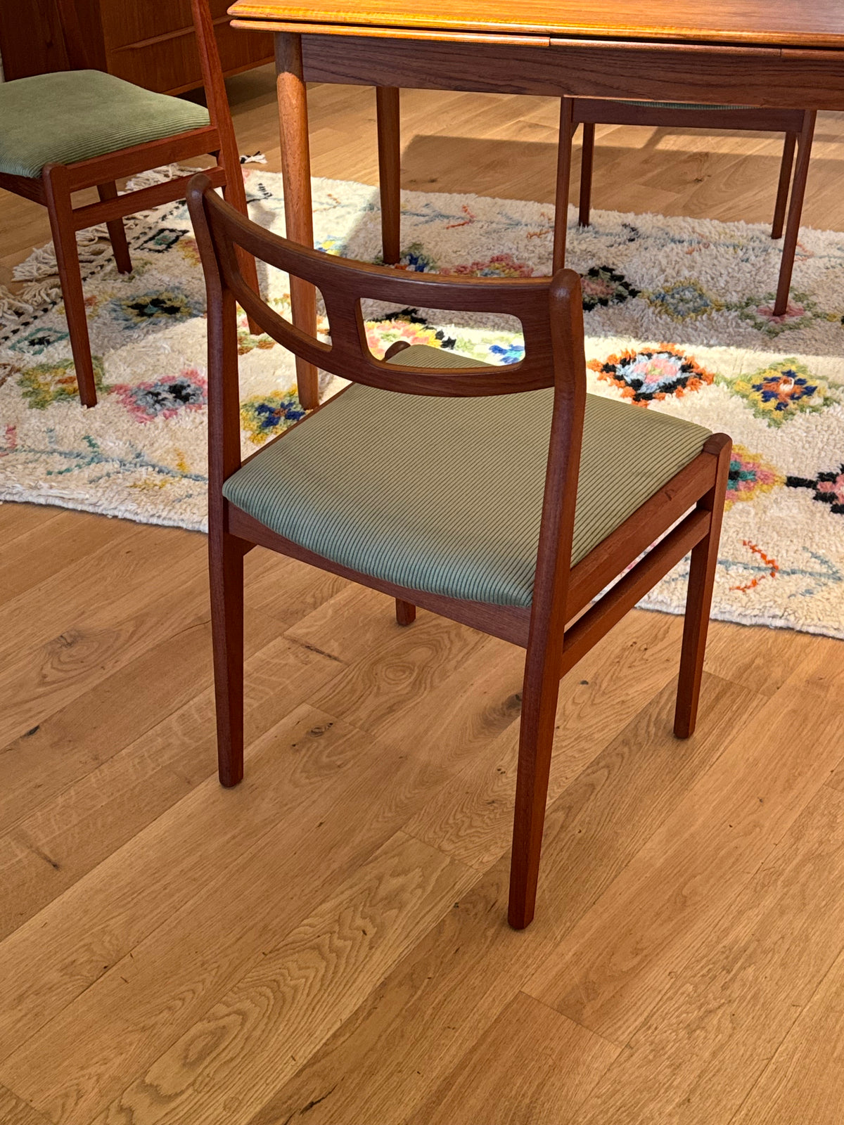 Chaises scandinaves vintage « Sigrid » en teck (4 ou 6 disponibles)