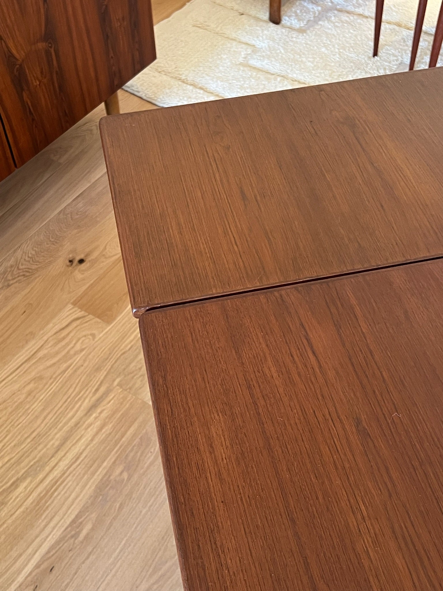 Table scandinave vintage en teck « Lara »