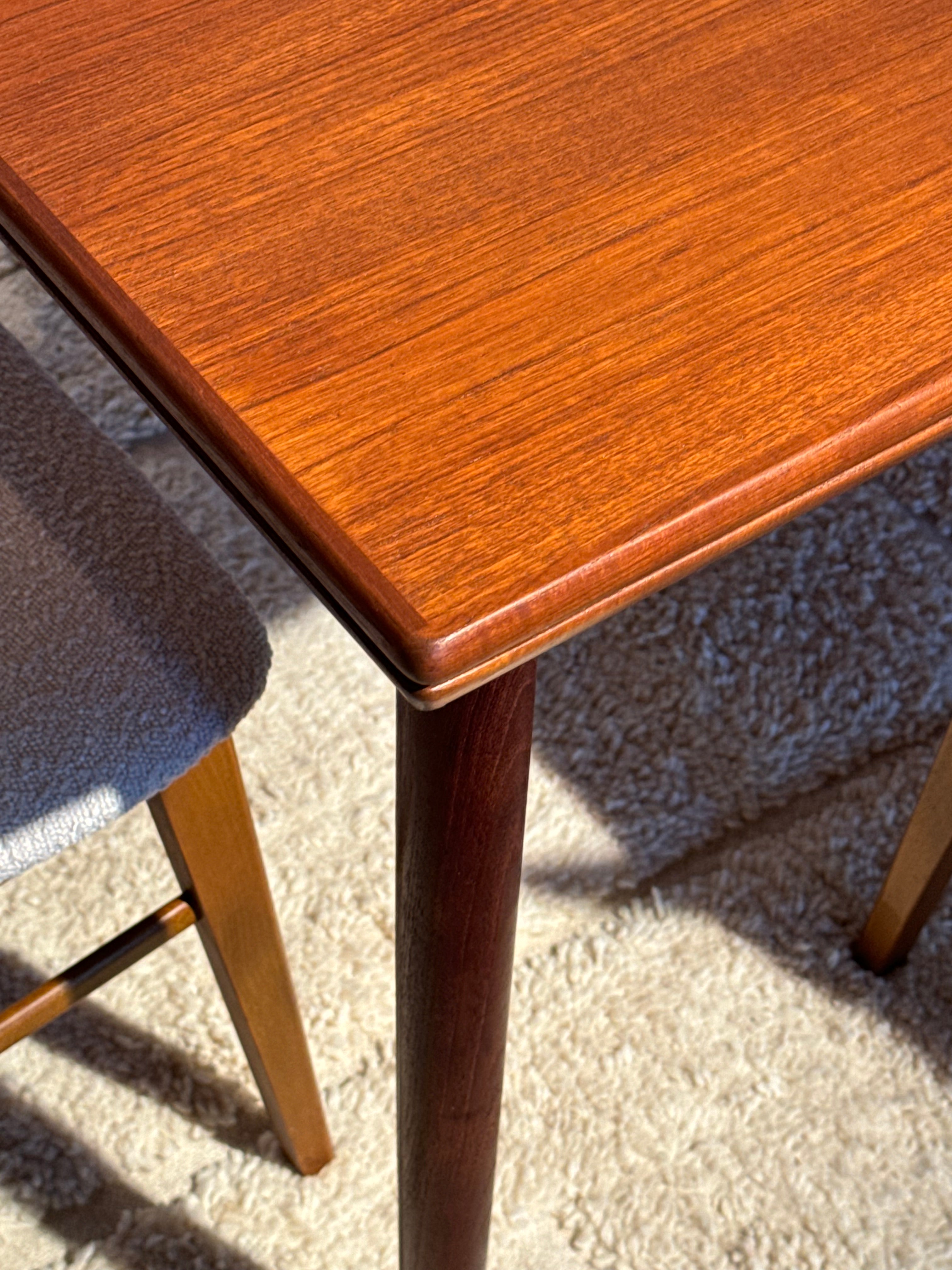 Table scandinave vintage en teck « Marta »