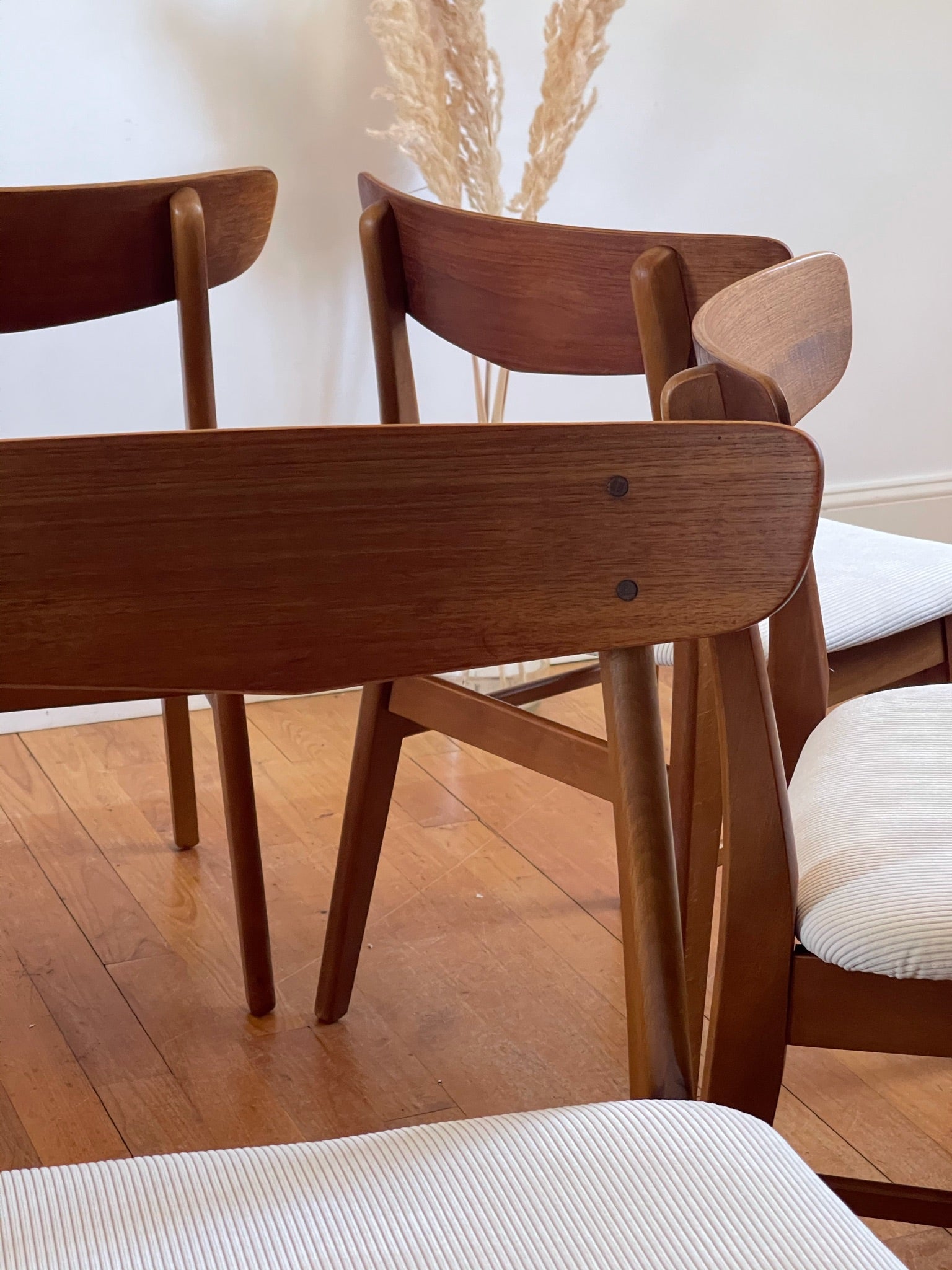 Suite de 4 chaises scandinaves Freya - Farstrup en velours côtelé