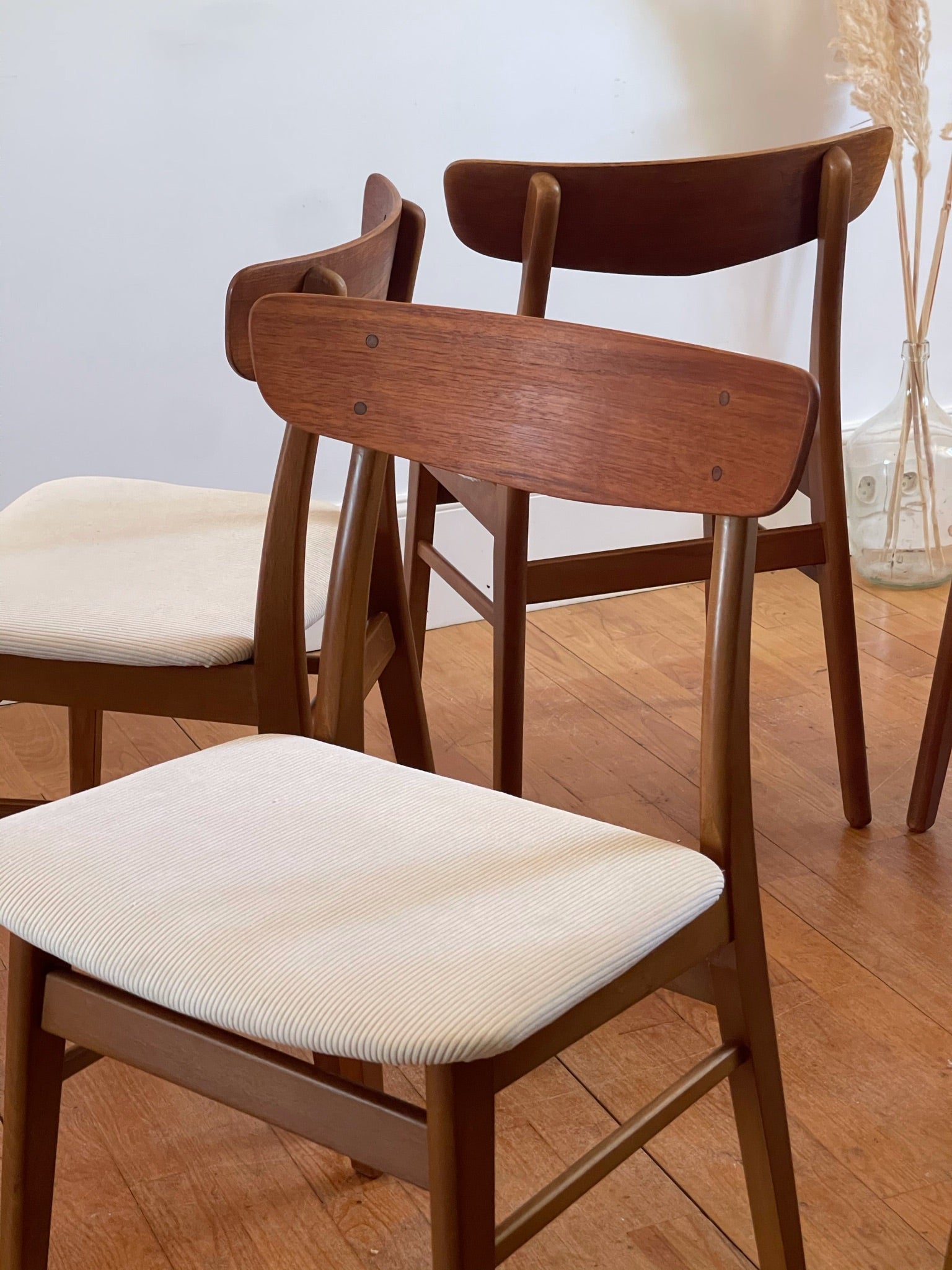 Suite de 4 chaises scandinaves Freya - Farstrup en velours côtelé