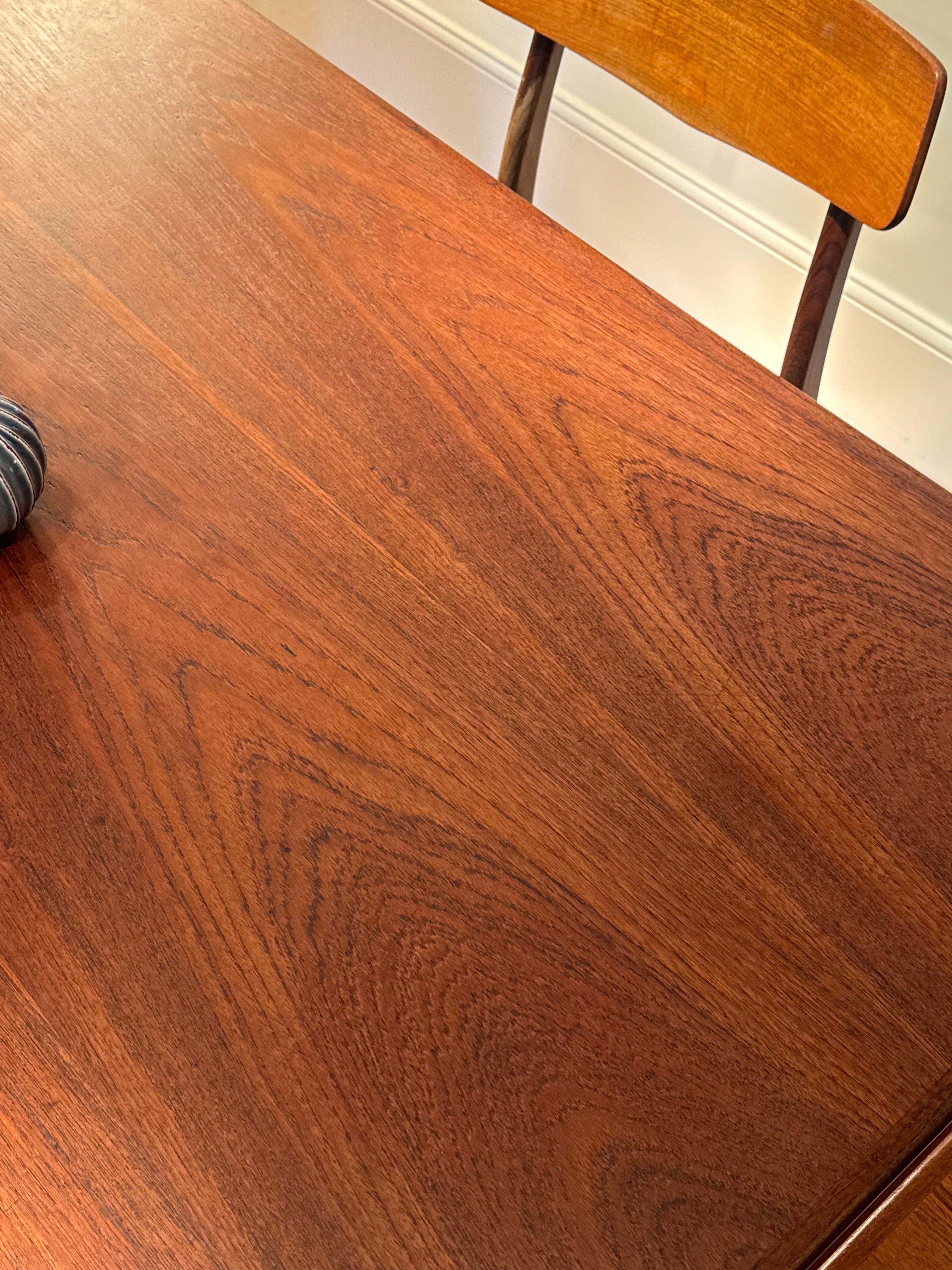 Table scandinave vintage en teck « Myrtle »