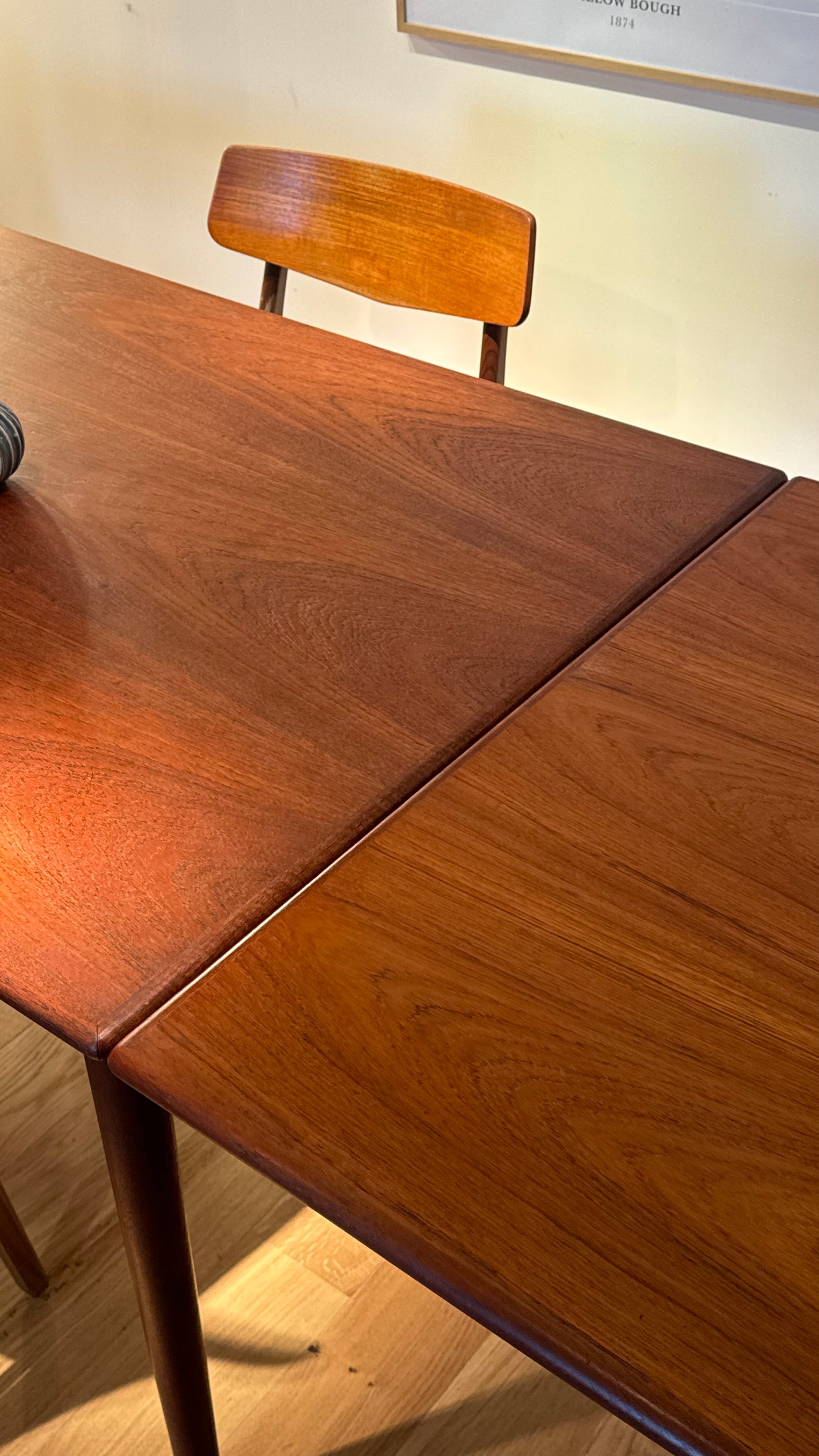 Table scandinave vintage en teck « Myrtle »