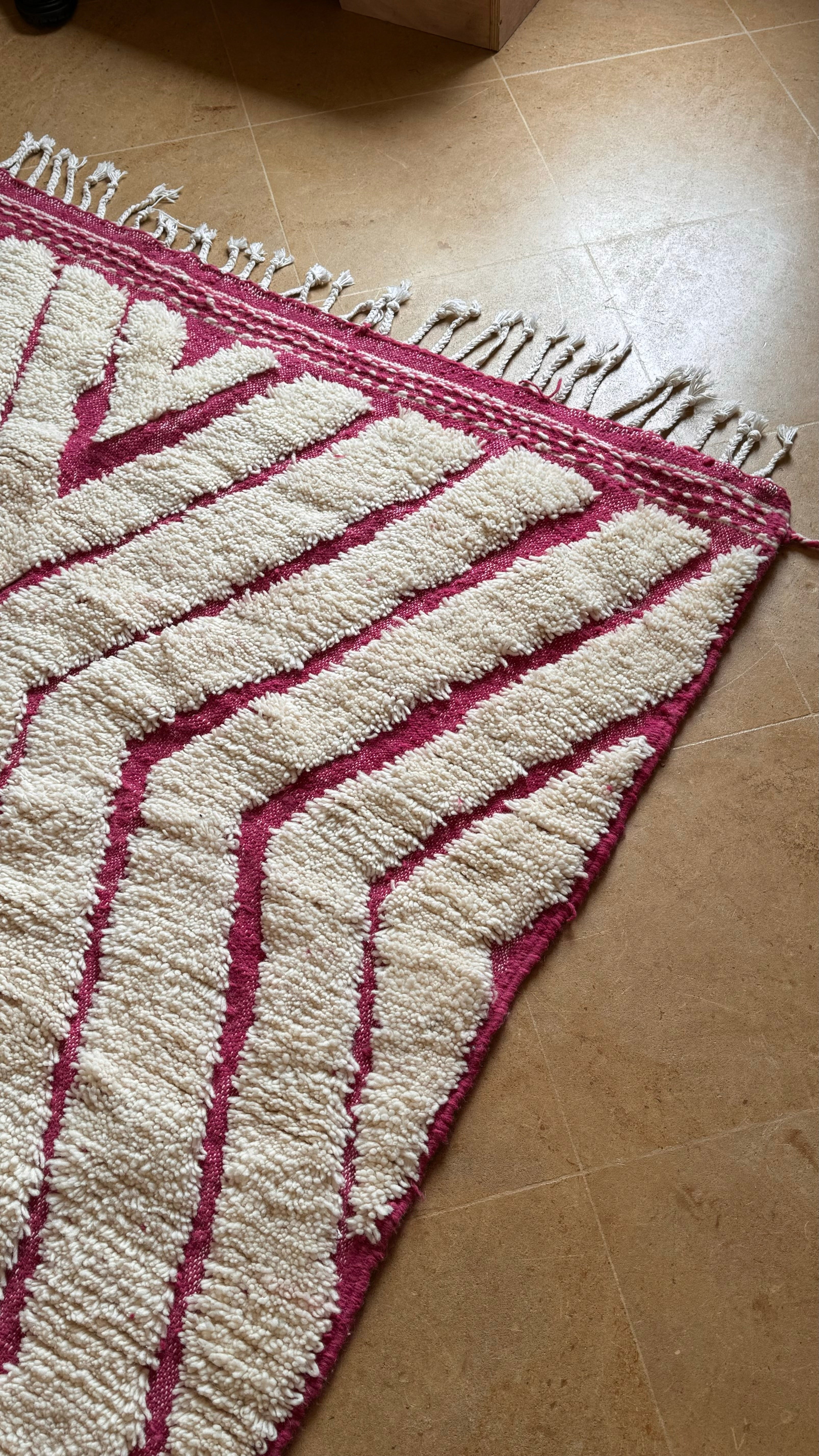 Tapis Beni Ouarain 251 x 157 cm "Nora"