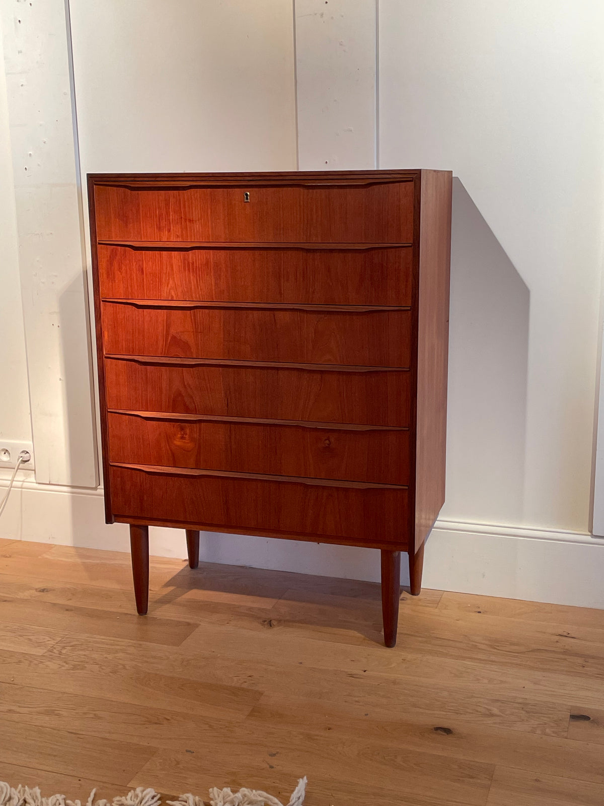 Commode haute scandinave vintage en teck "Rigmor"