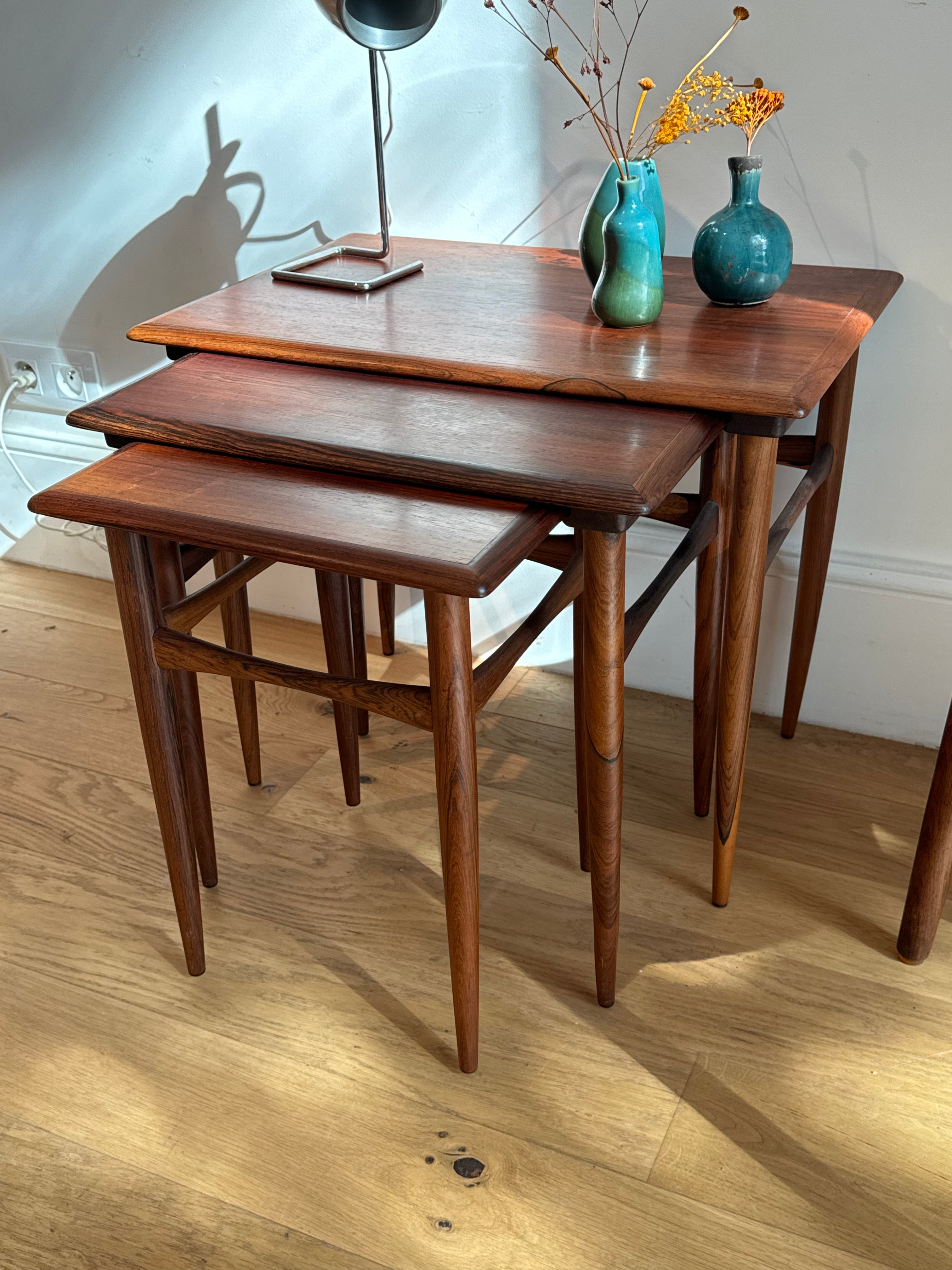 Trio de tables gigognes scandinaves vintage en teck « Signe »