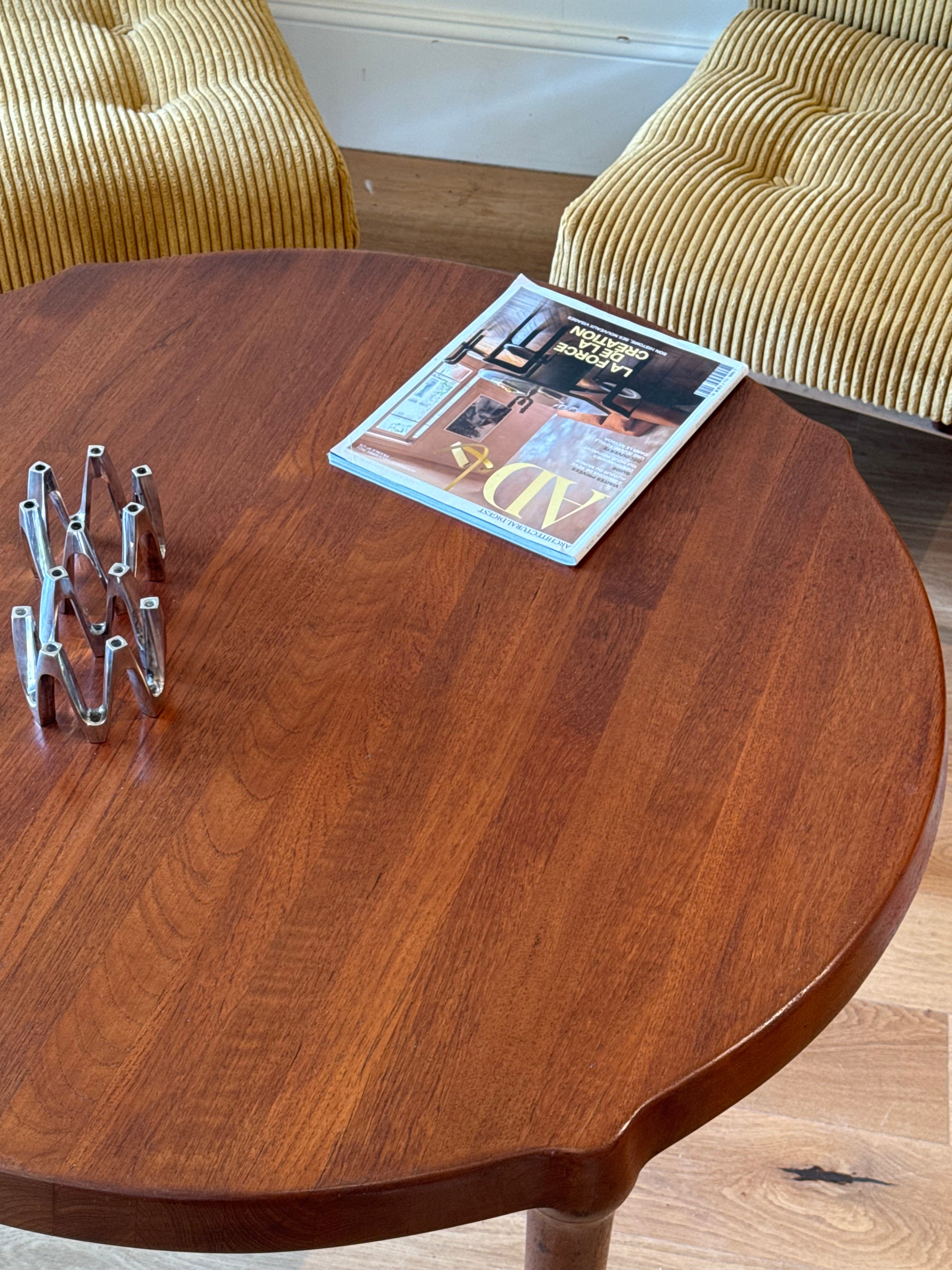 Table basse ronde scandinave vintage en teck « Ursula »