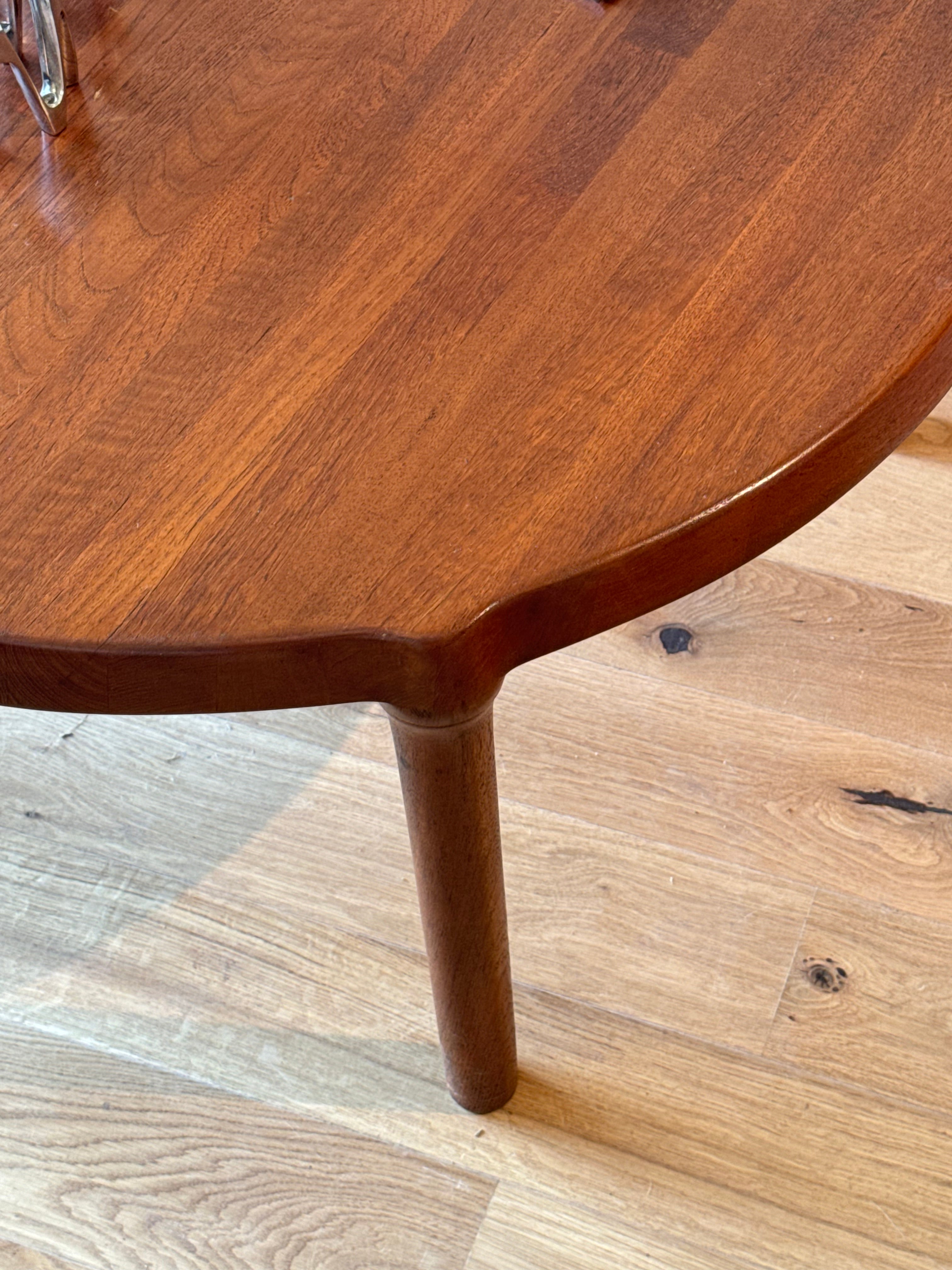 Table basse ronde scandinave vintage en teck « Ursula »