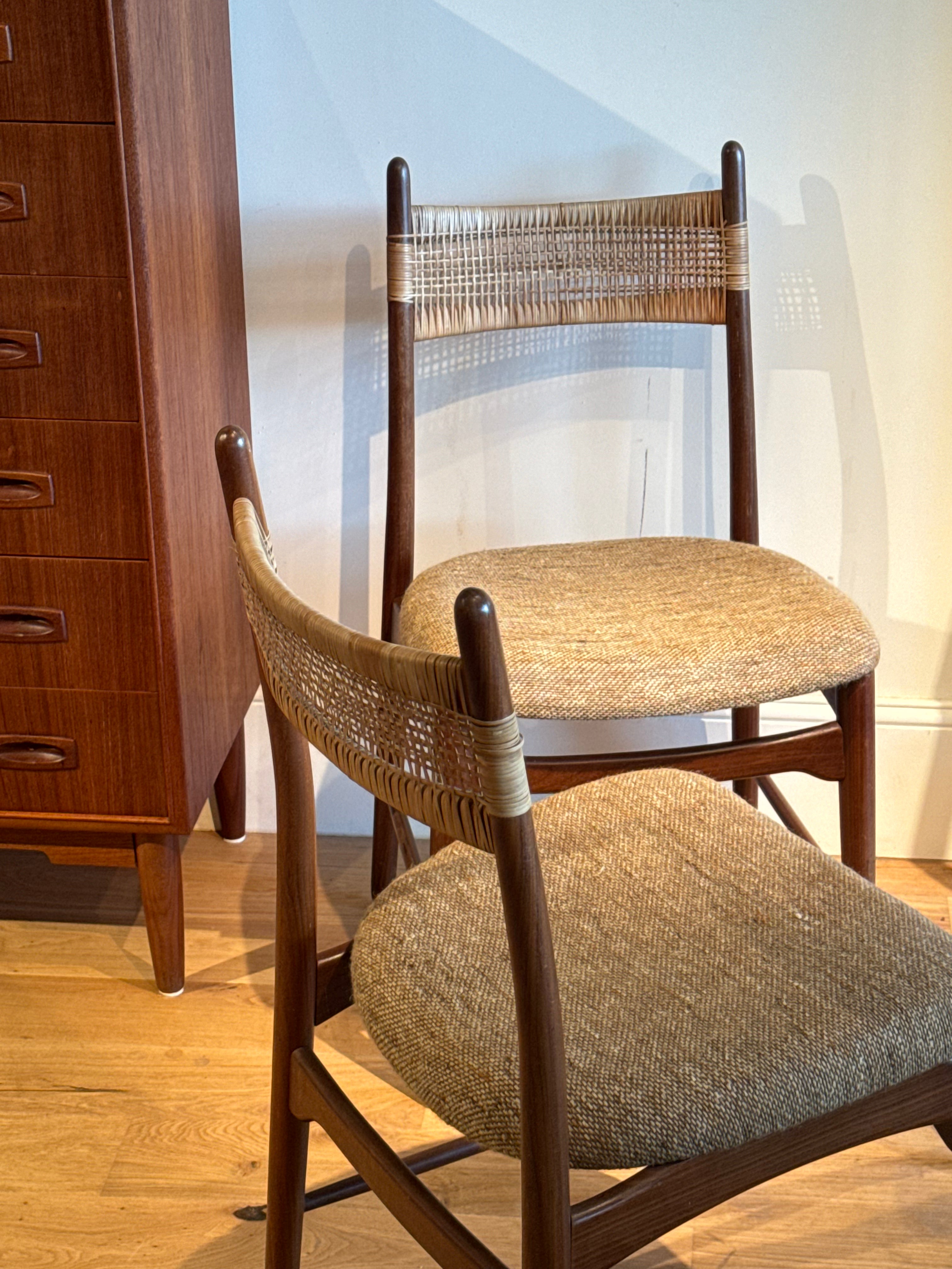 Chaise scandinave vintage "Hanne" en teck (4 disponibles)