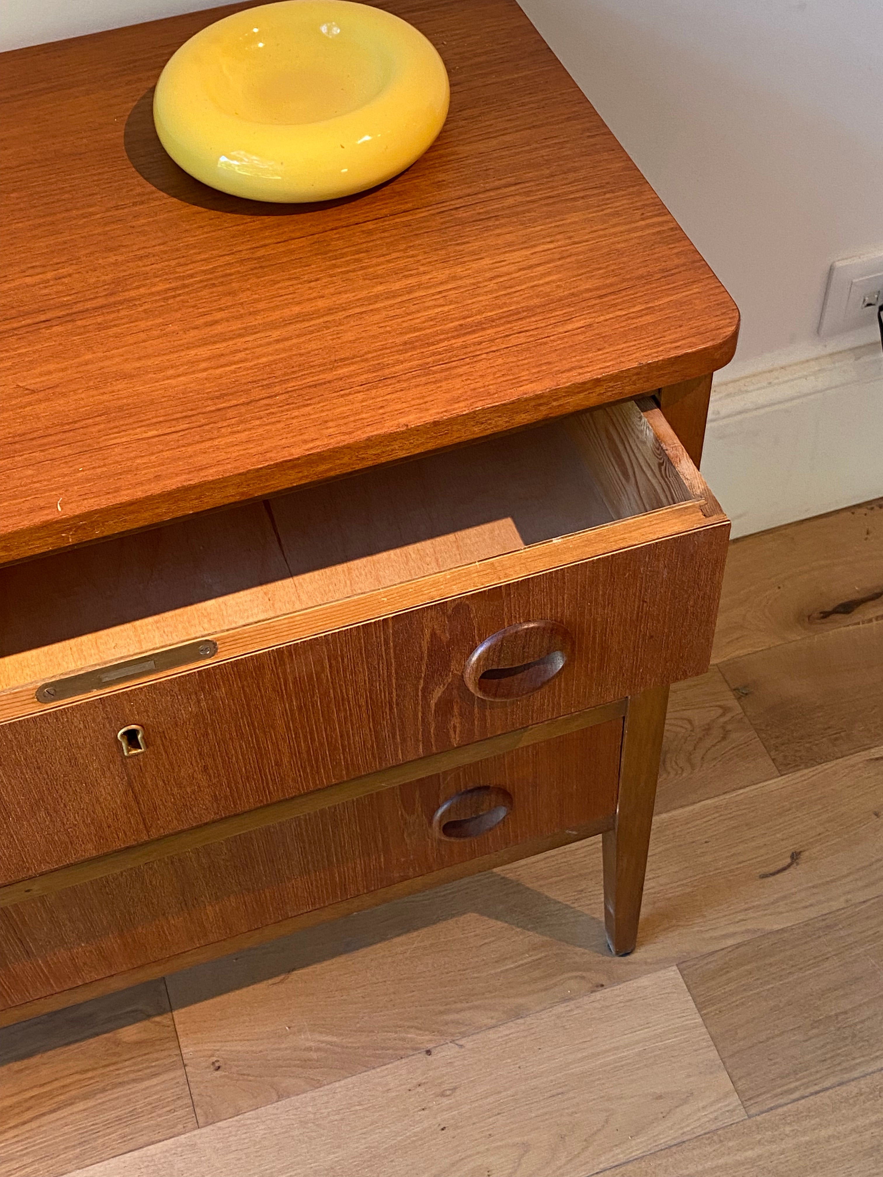 Commode scandinave vintage en teck "Mia"