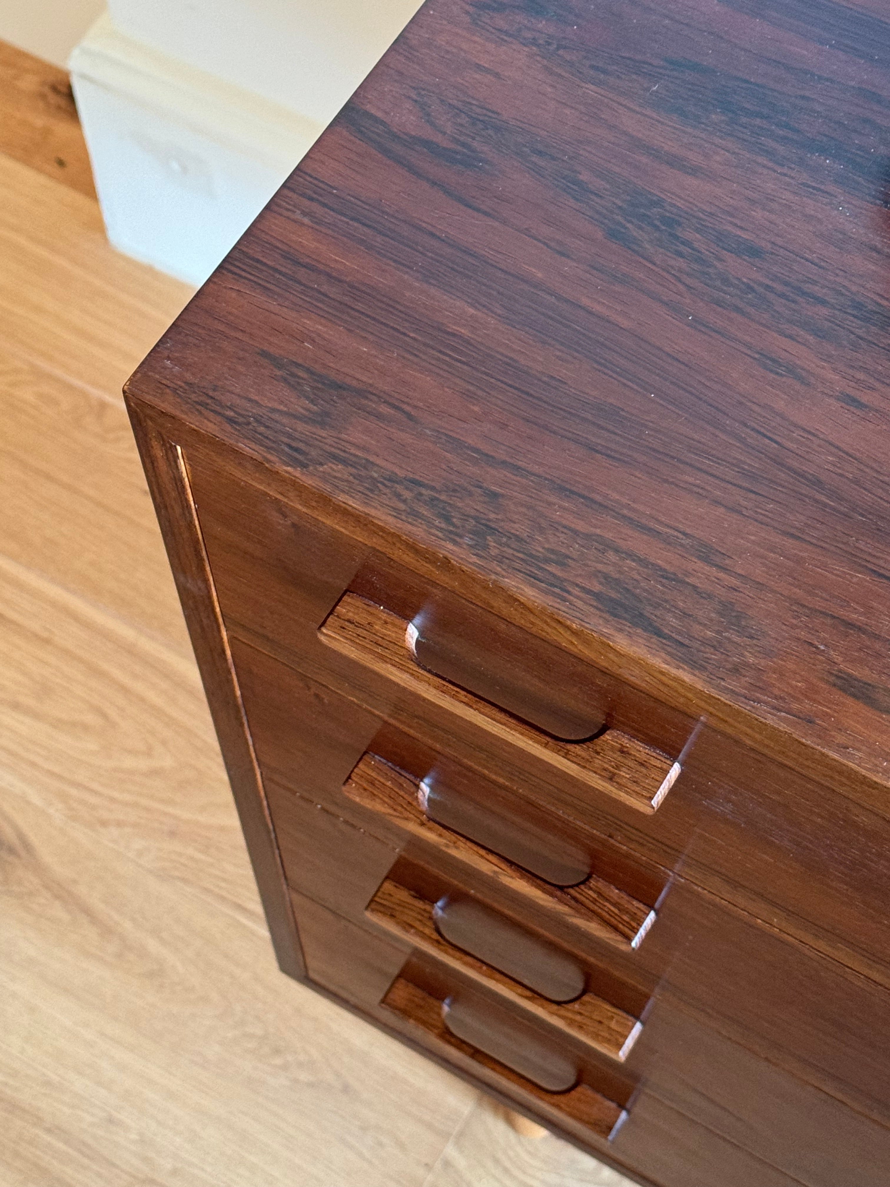 Commode scandinave vintage en palissandre « Grete »