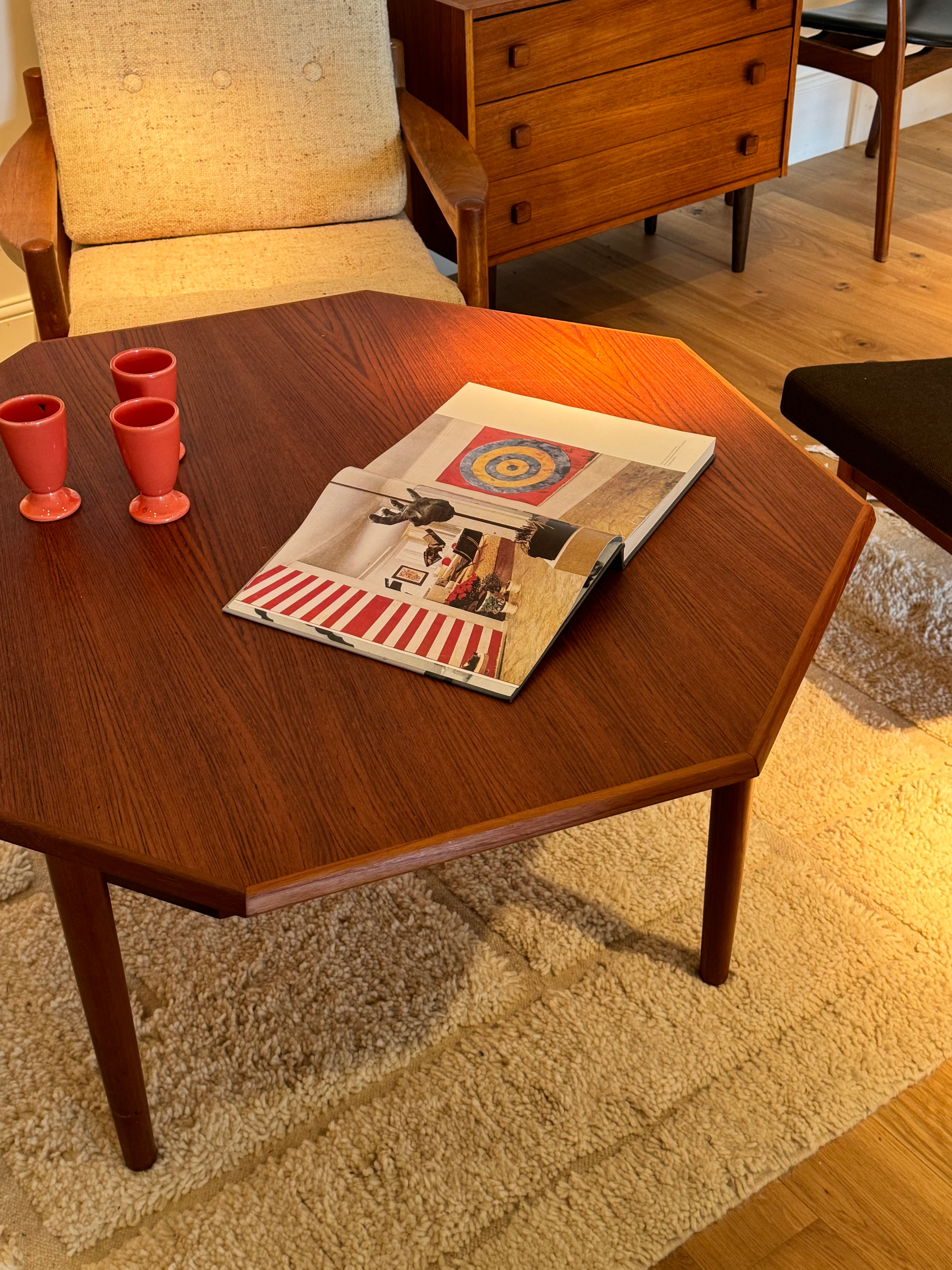 Table basse octogonale scandinave vintage "Siv"