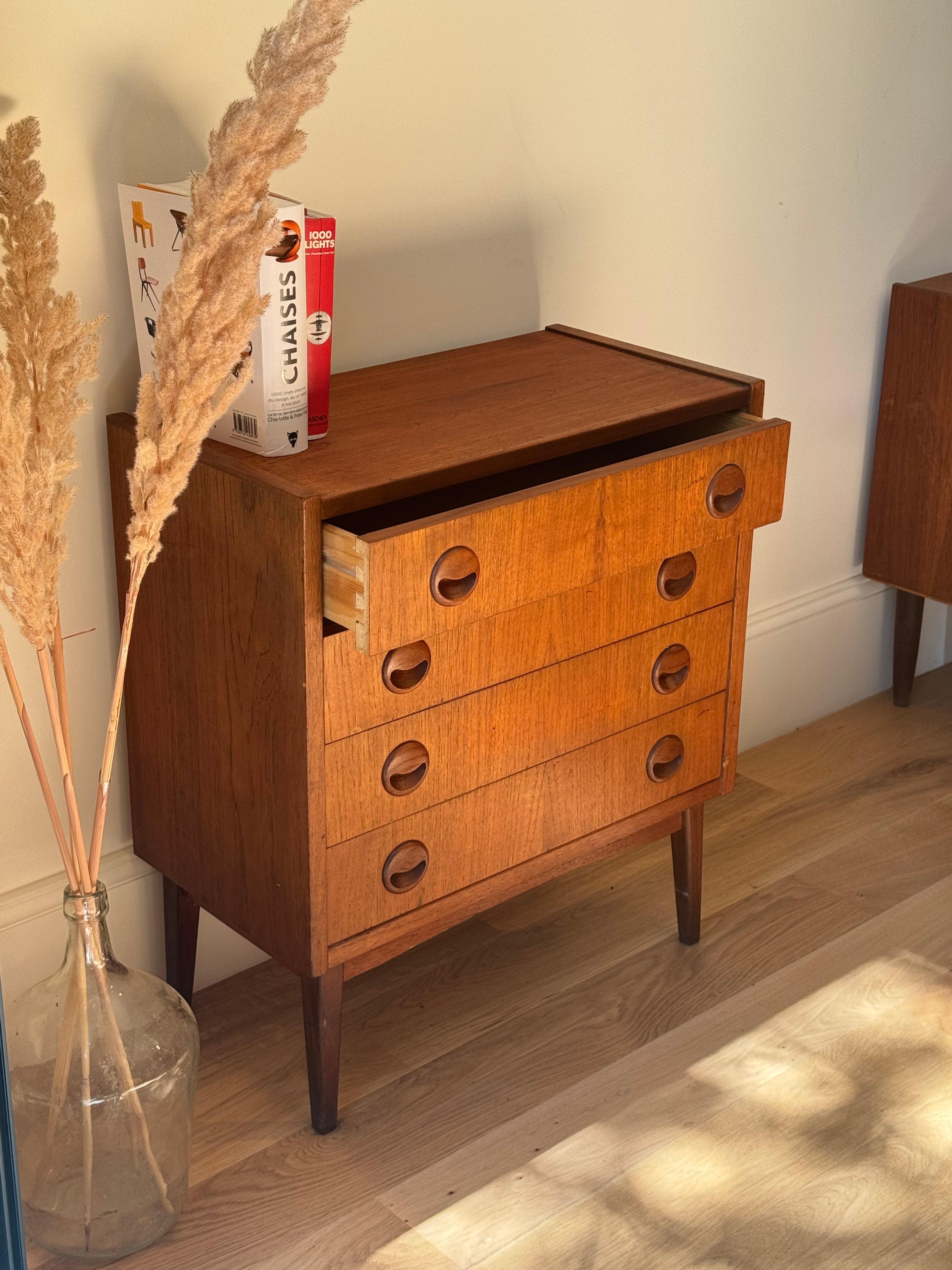 Petite commode scandinave vintage "Mai"