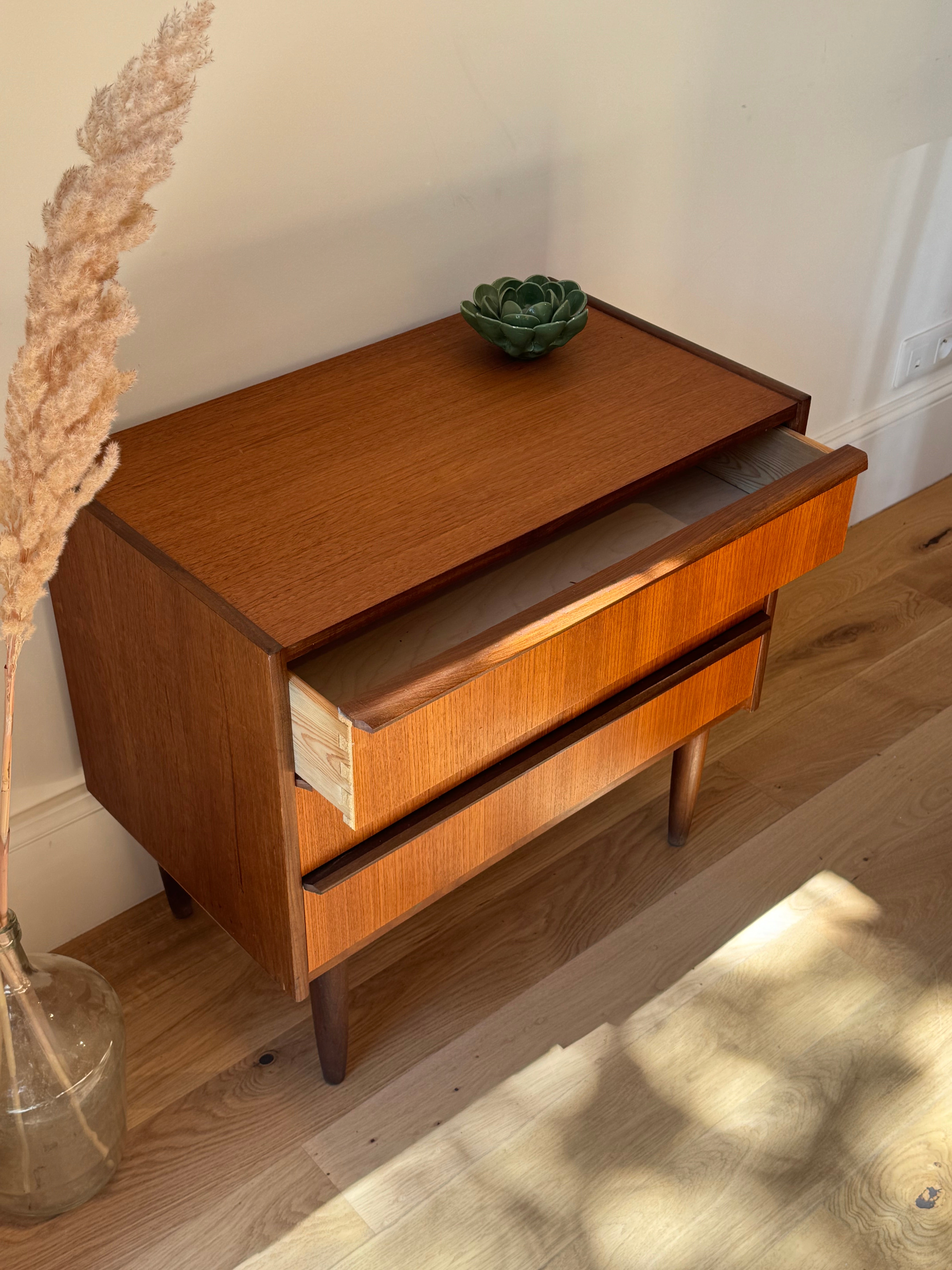 Petite commode vintage scandinave "Hillevi "
