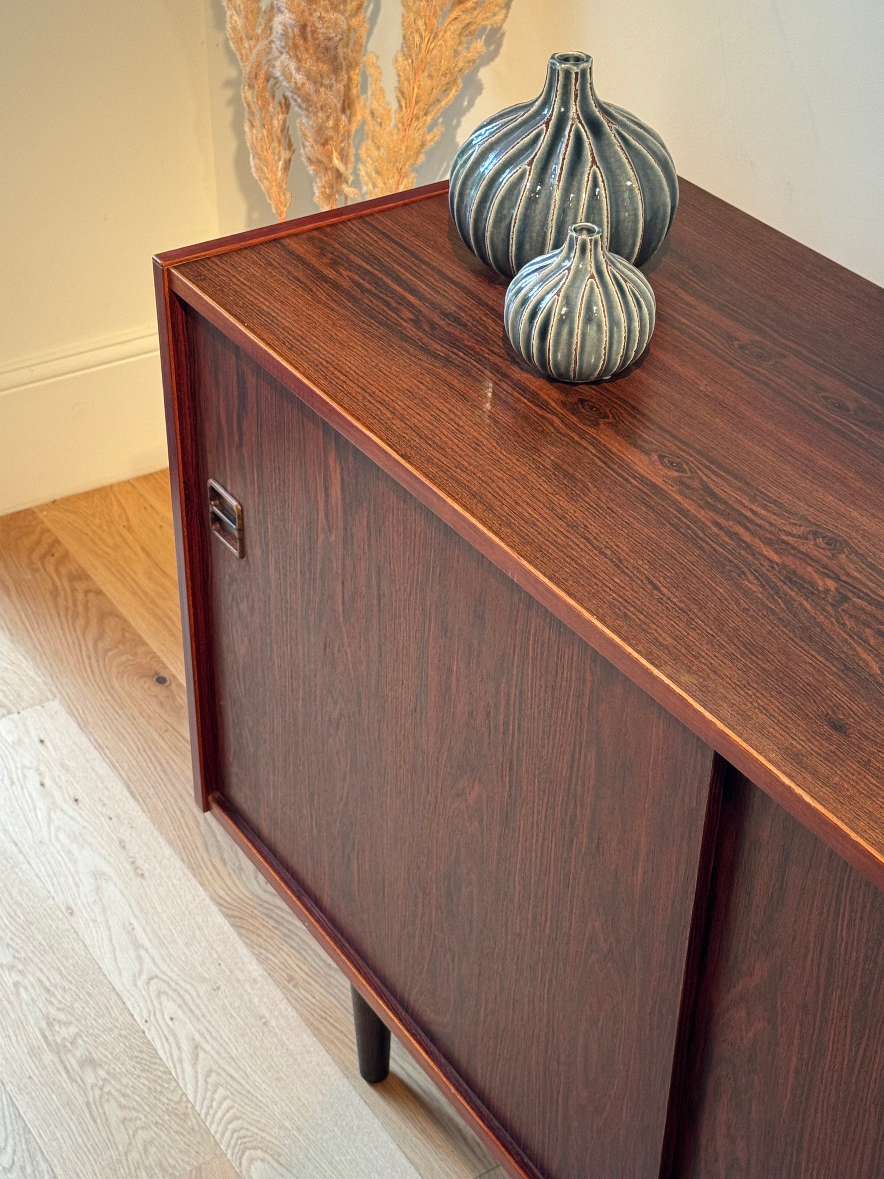 Enfilade scandinave vintage en palissandre "Elin"
