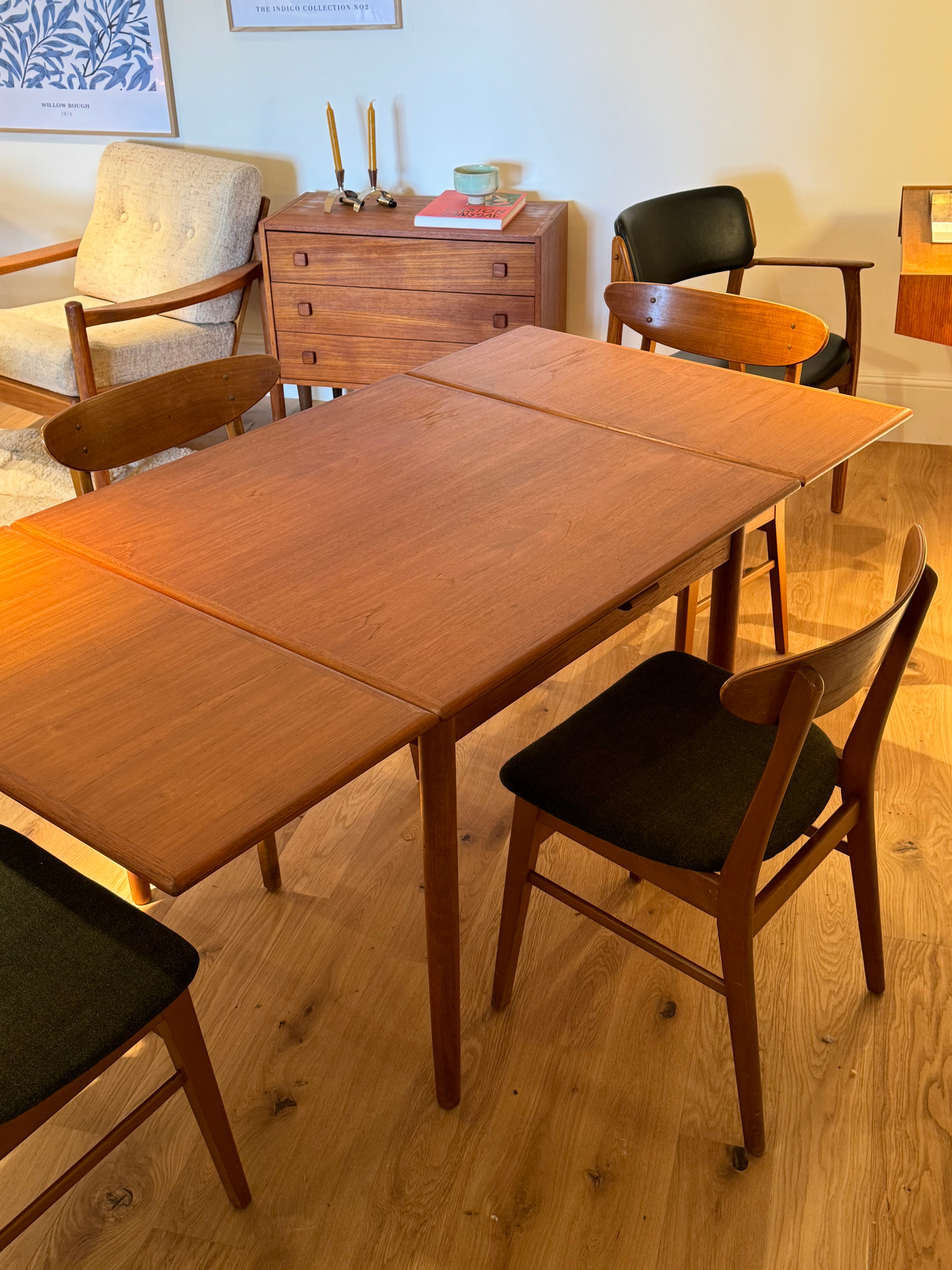 Table à manger vintage scandinave carré extensible en teck "Grete"
