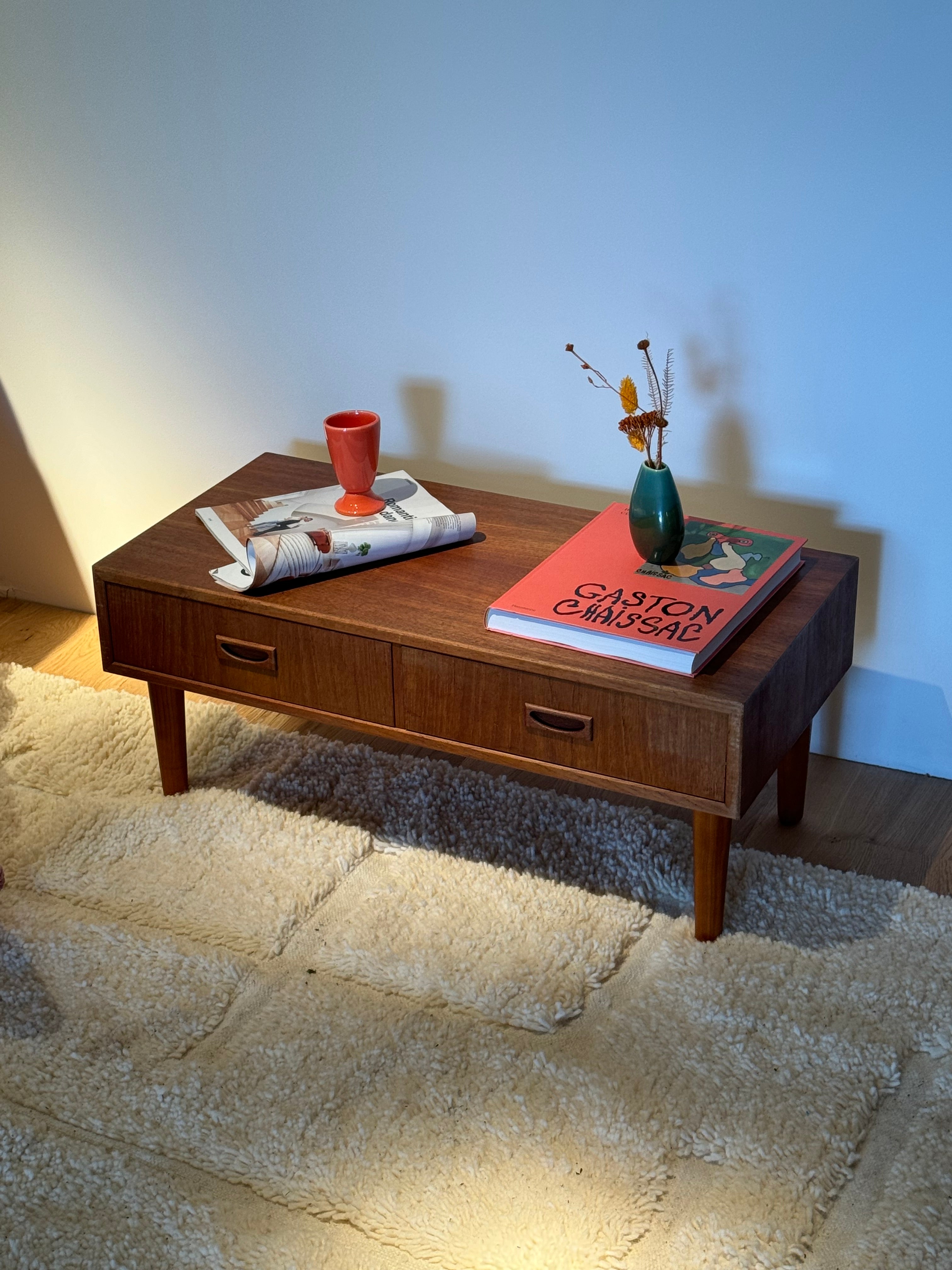 Petite commode ou petite table basse scandinave vintage « Lily »